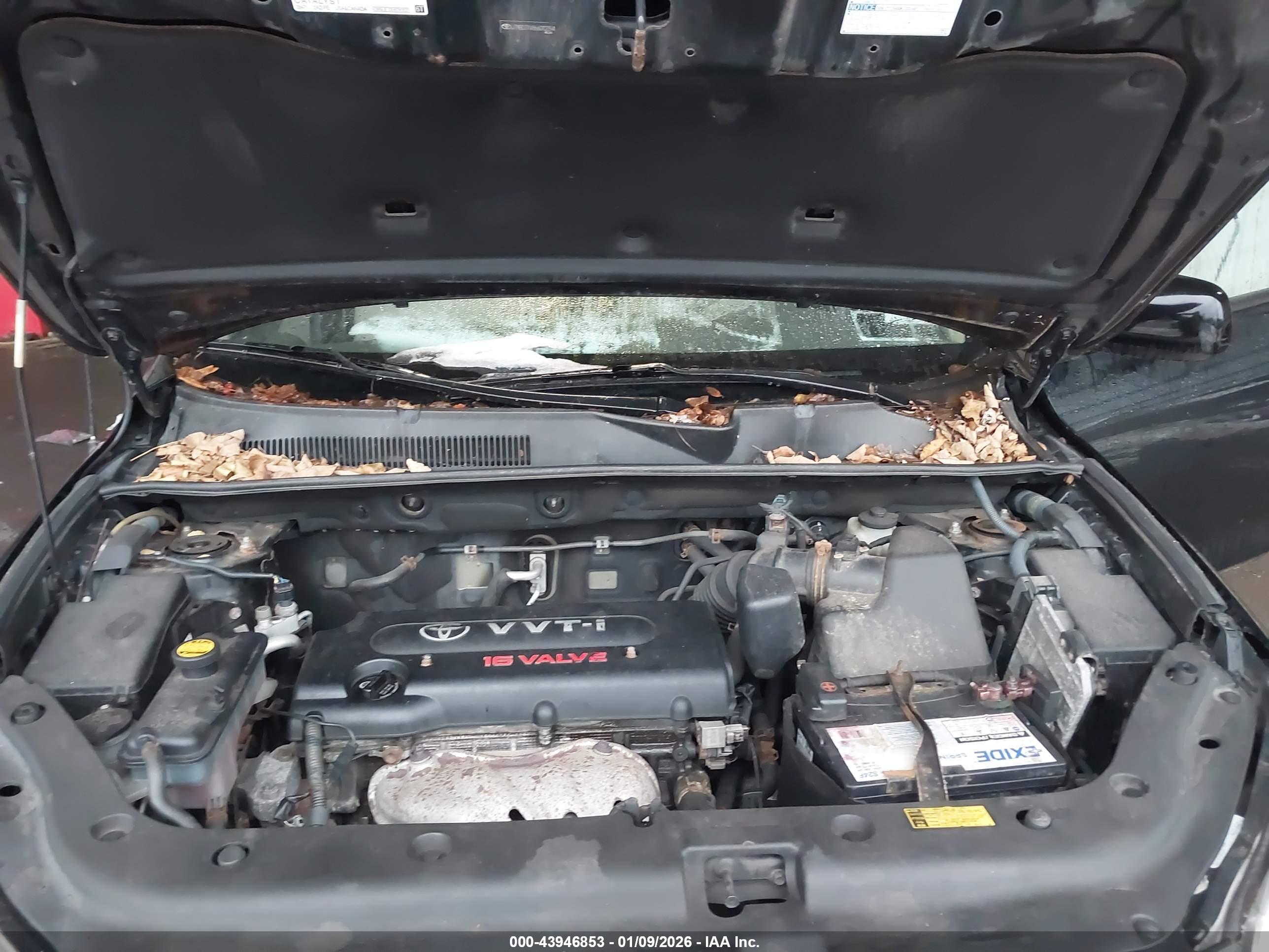 TOYOTA RAV4 image 10