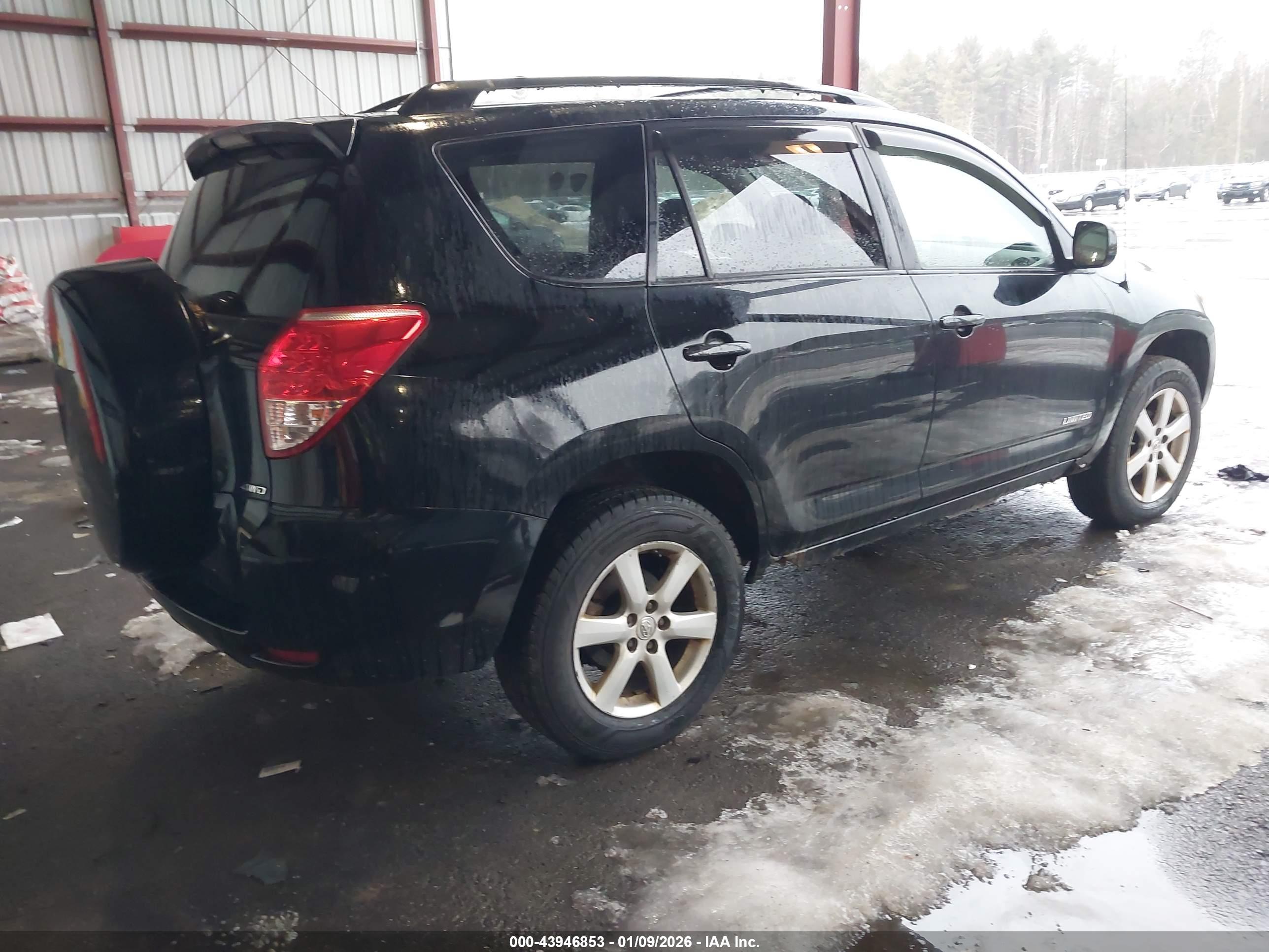 TOYOTA RAV4 image 4