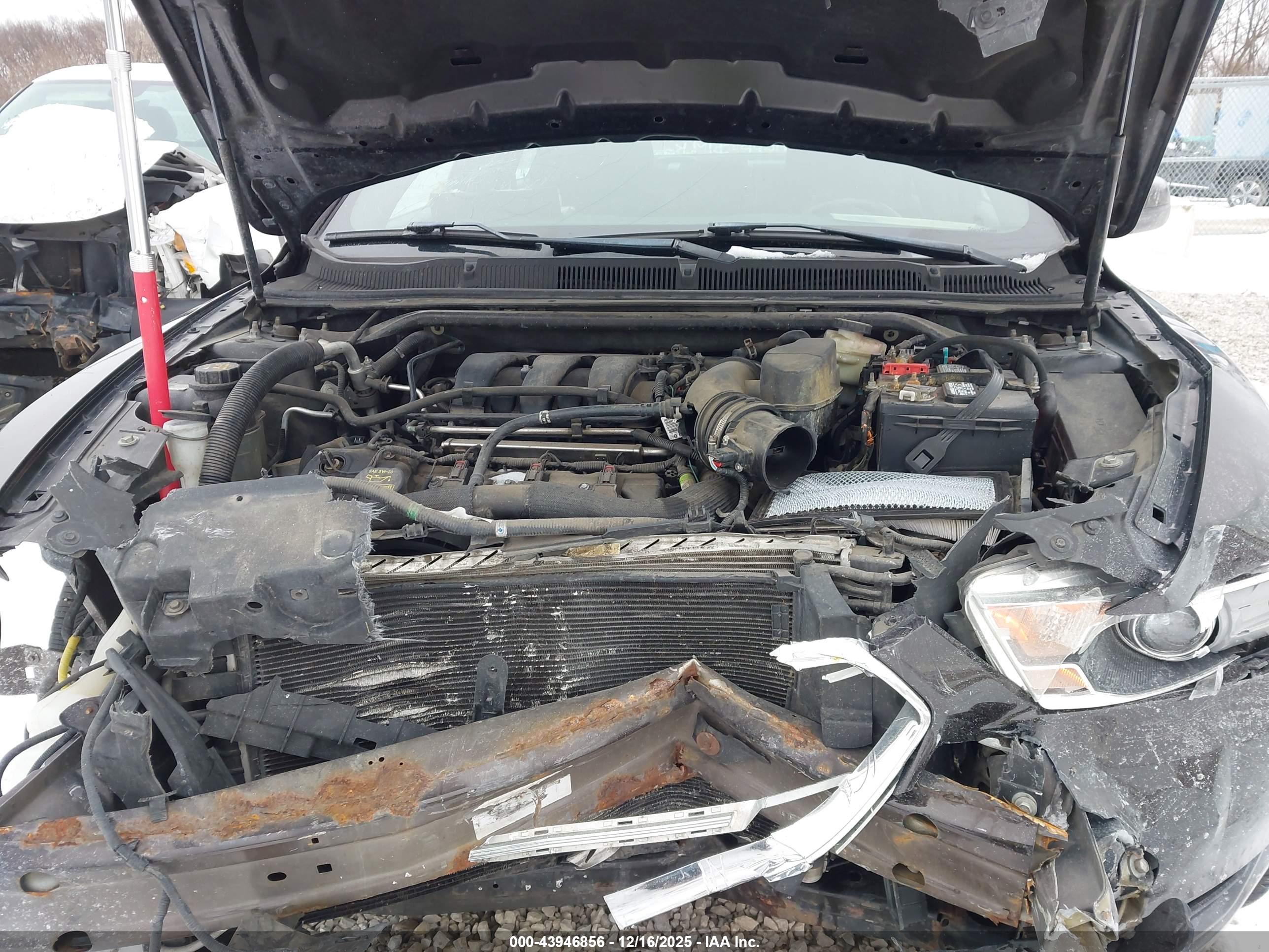 FORD TAURUS image 10