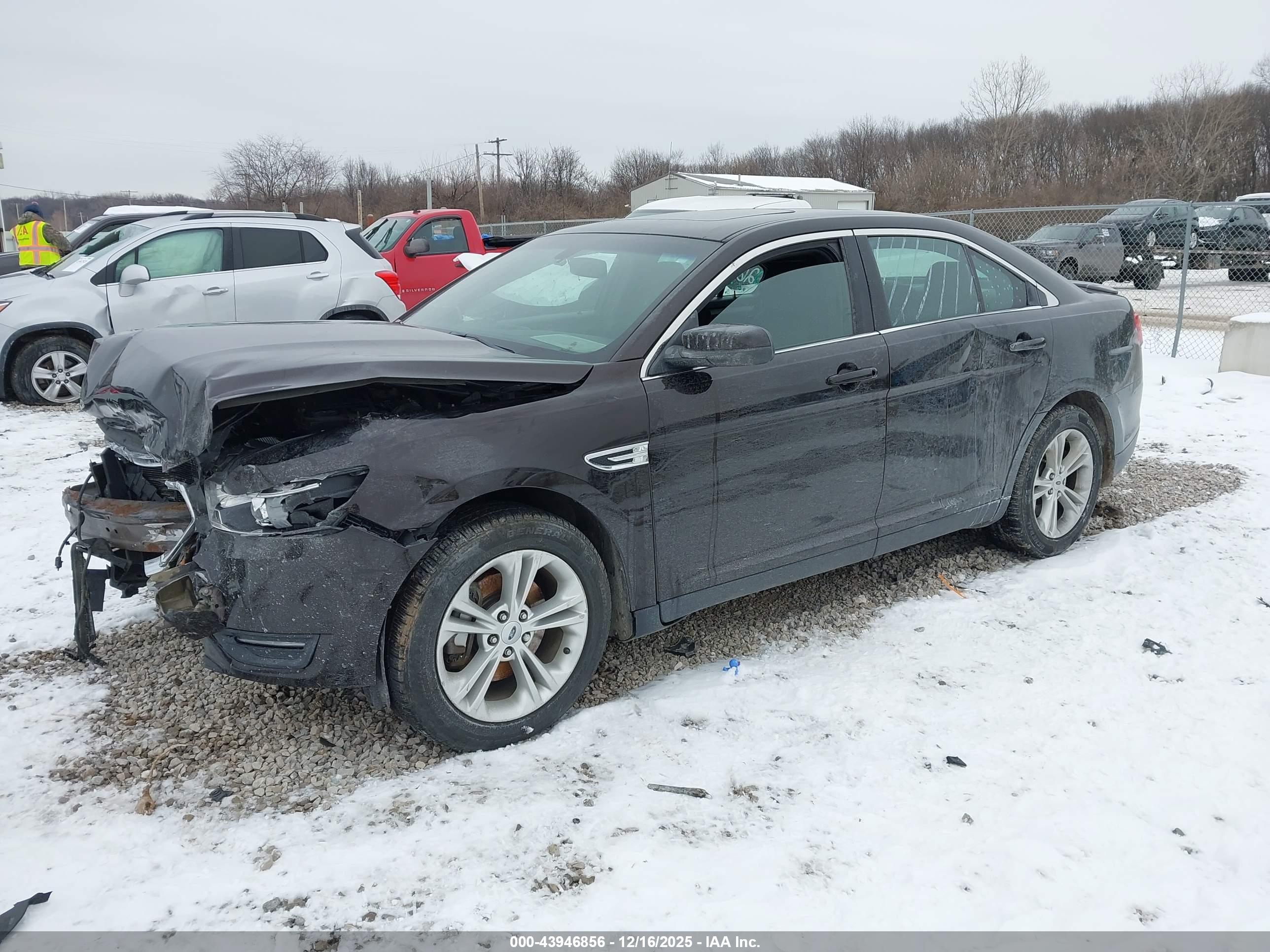 FORD TAURUS image 2