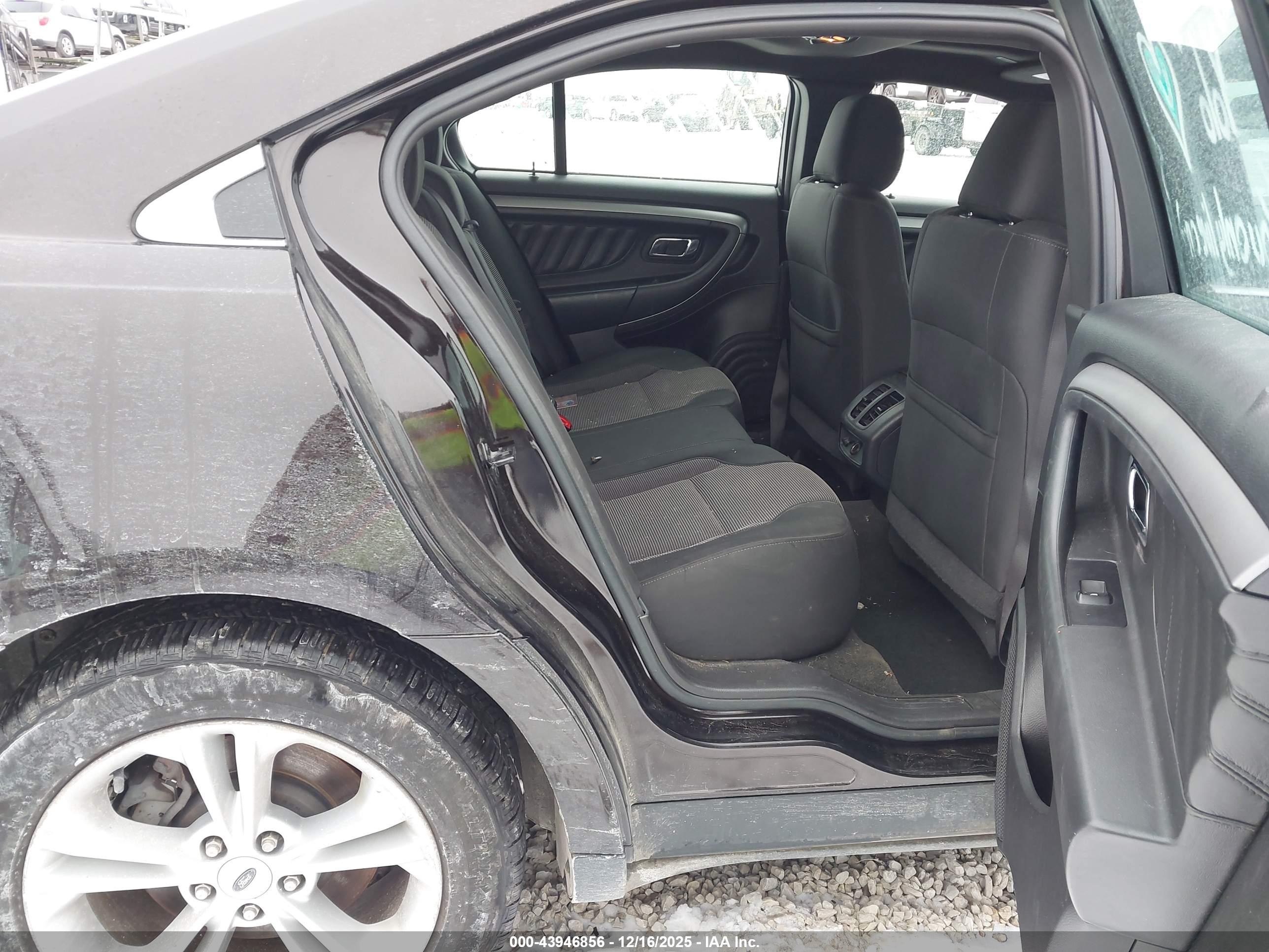 FORD TAURUS image 8