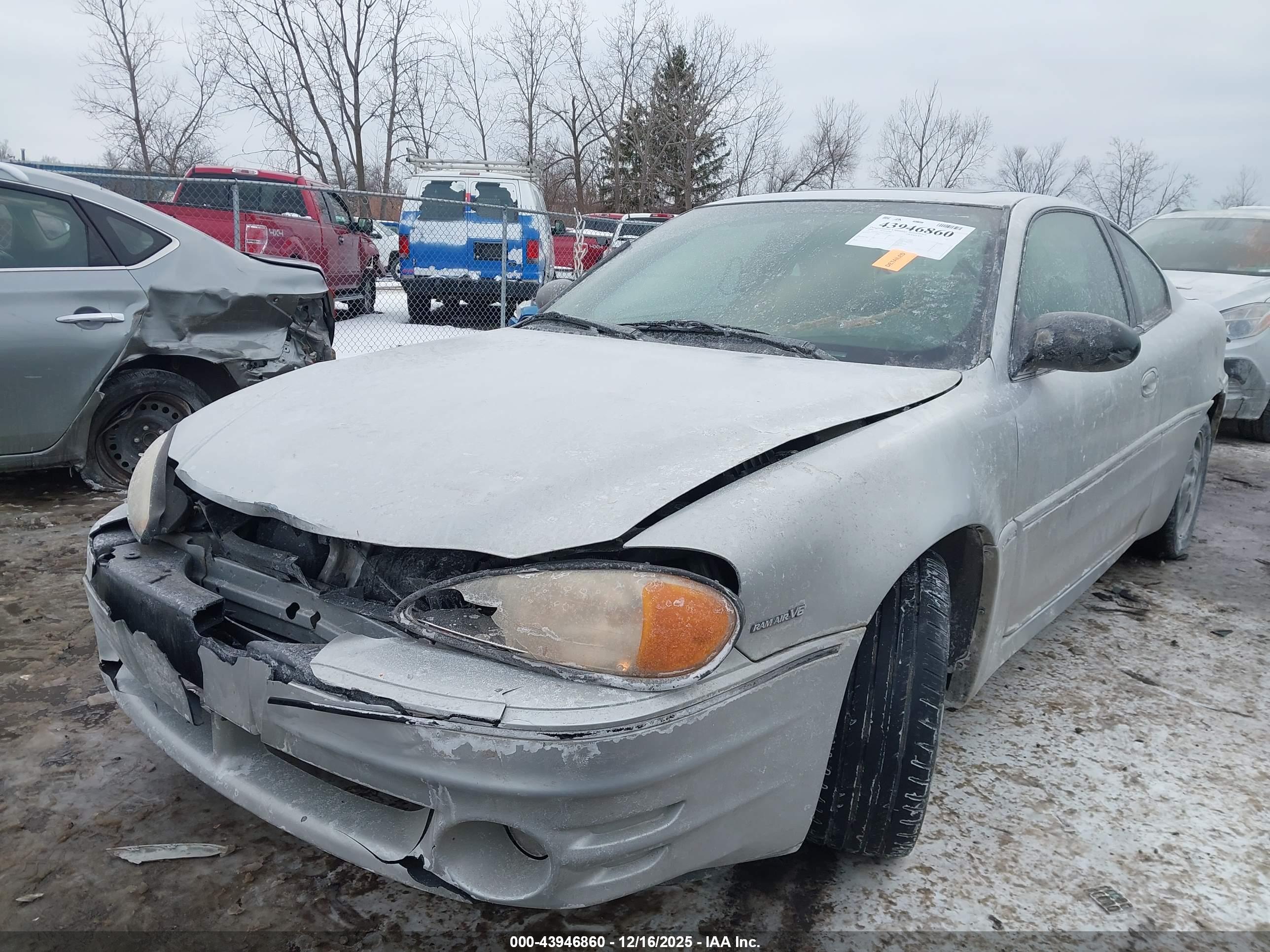 PONTIAC GRAND image 2
