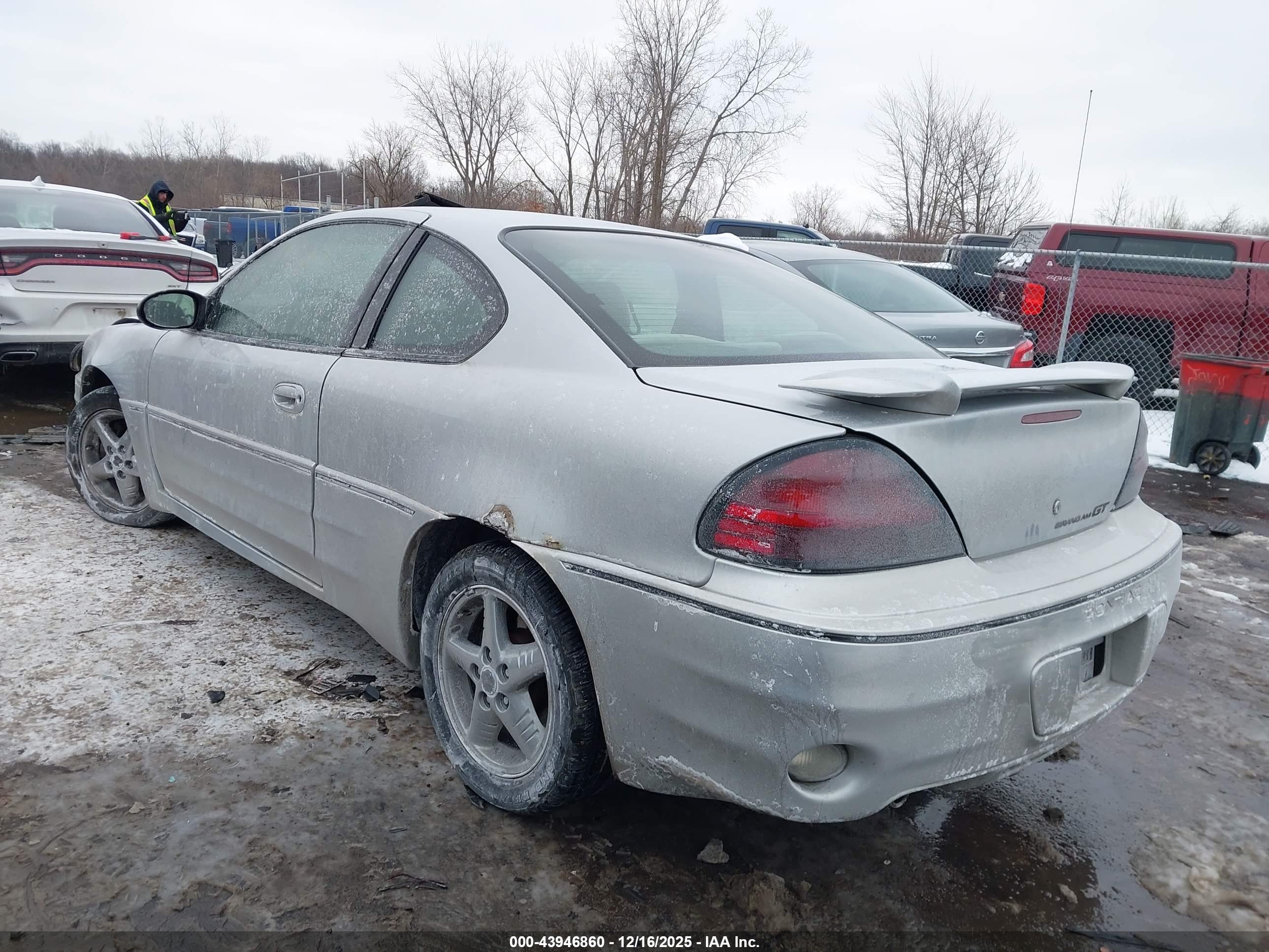 PONTIAC GRAND image 3