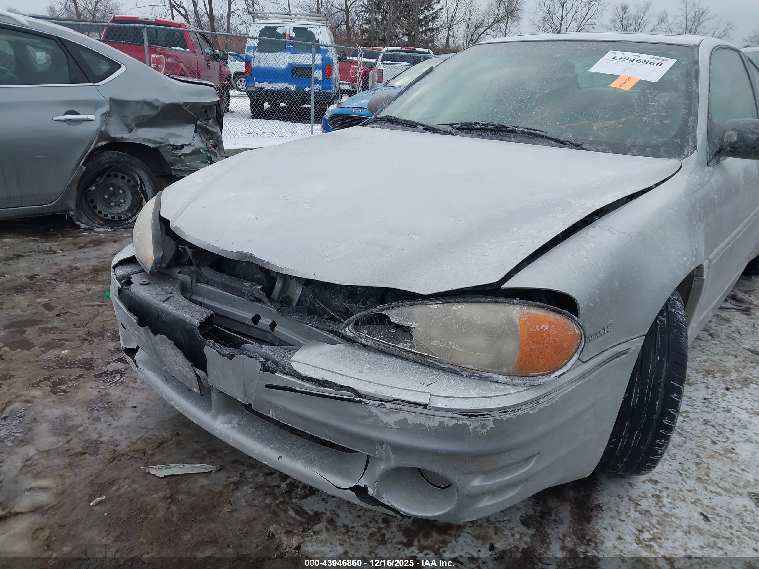 PONTIAC GRAND image 6