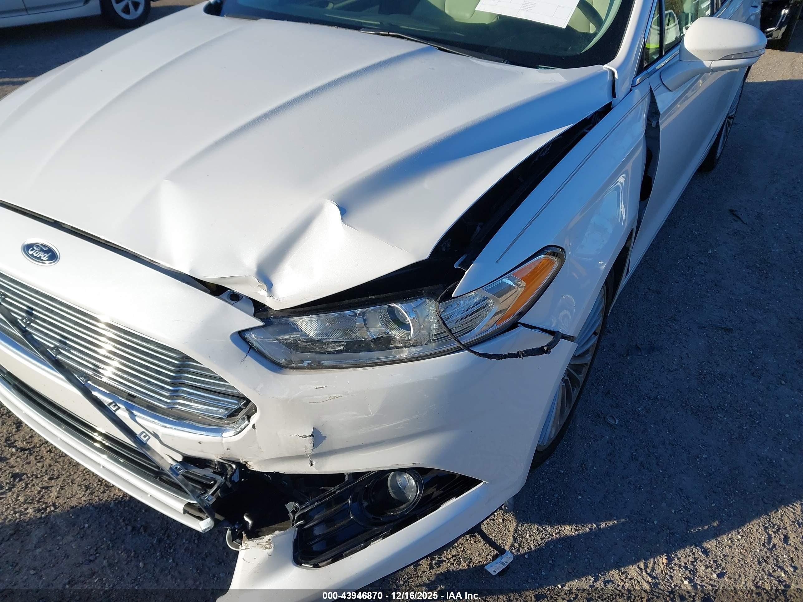 FORD FUSION image 6