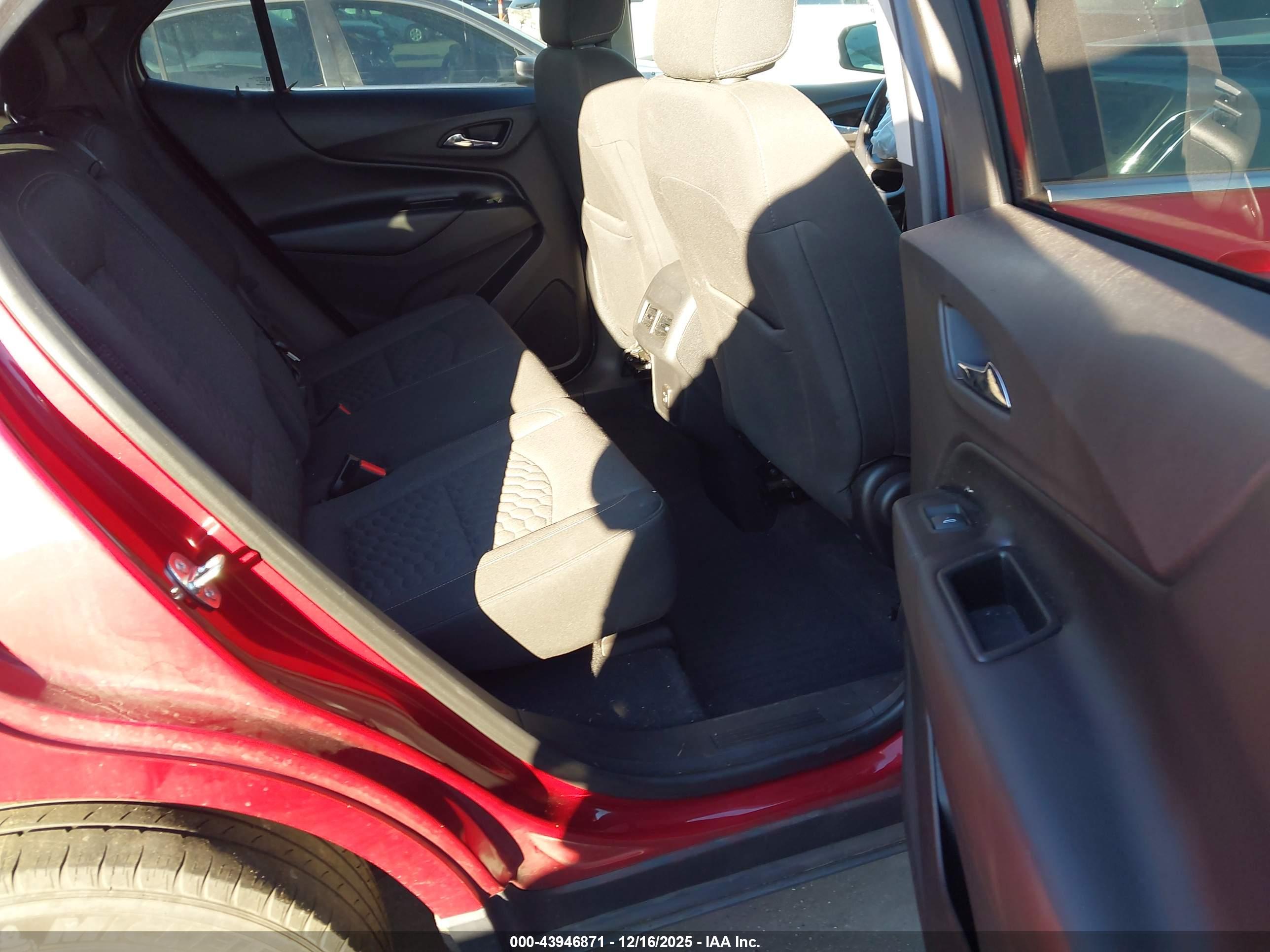 CHEVROLET EQUINOX image 8
