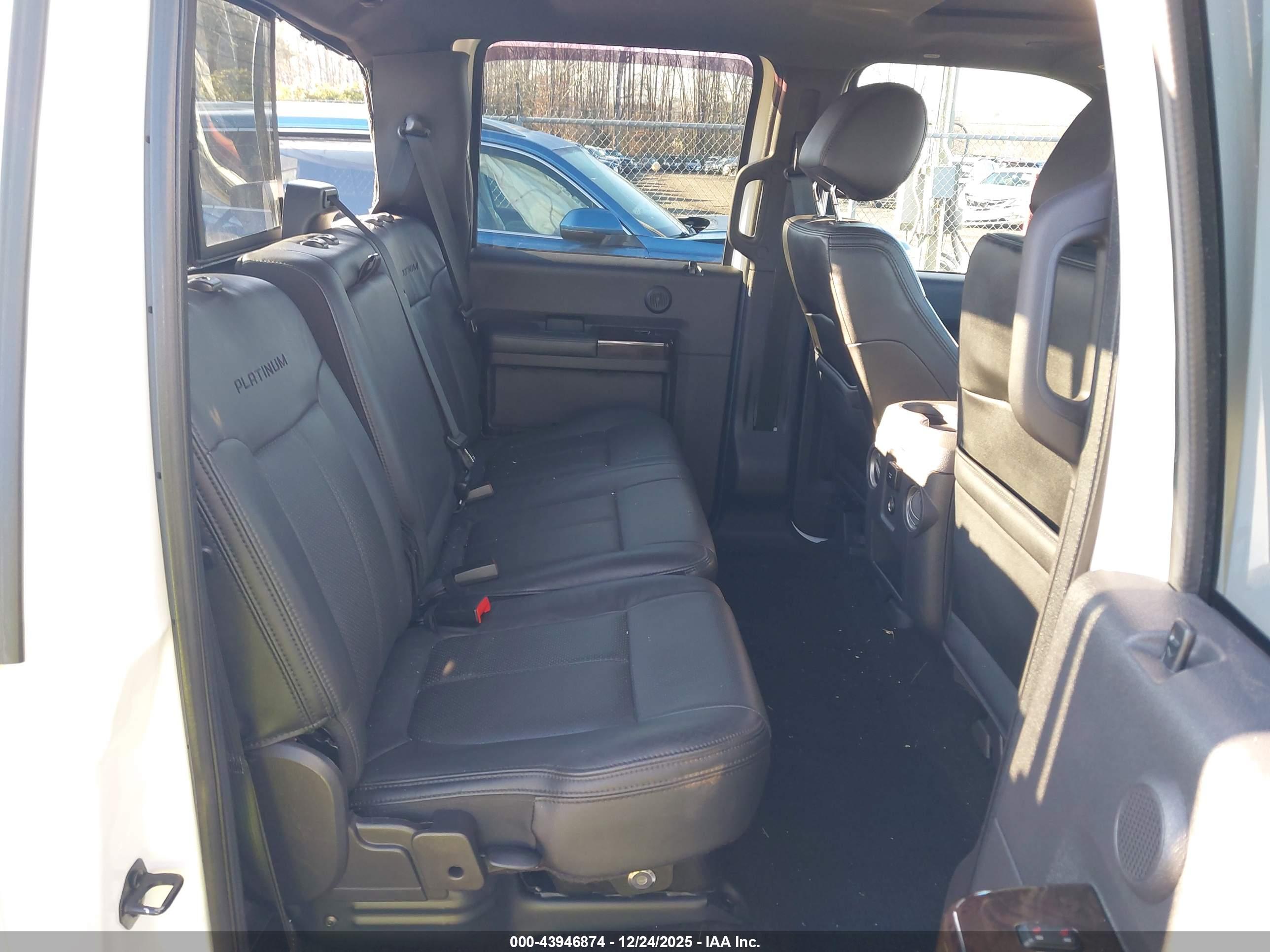 FORD F-450 image 8