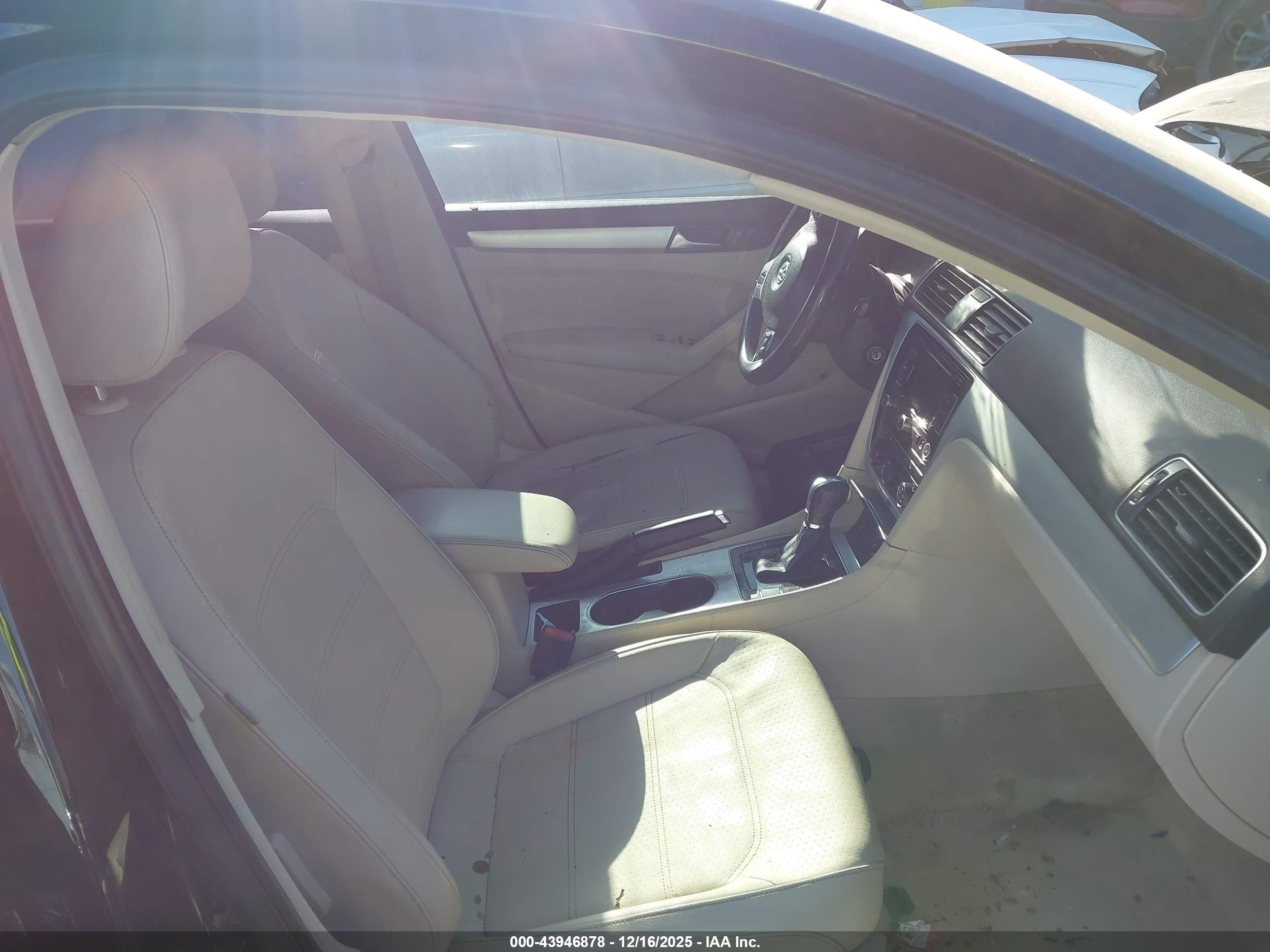 VOLKSWAGEN PASSAT image 5