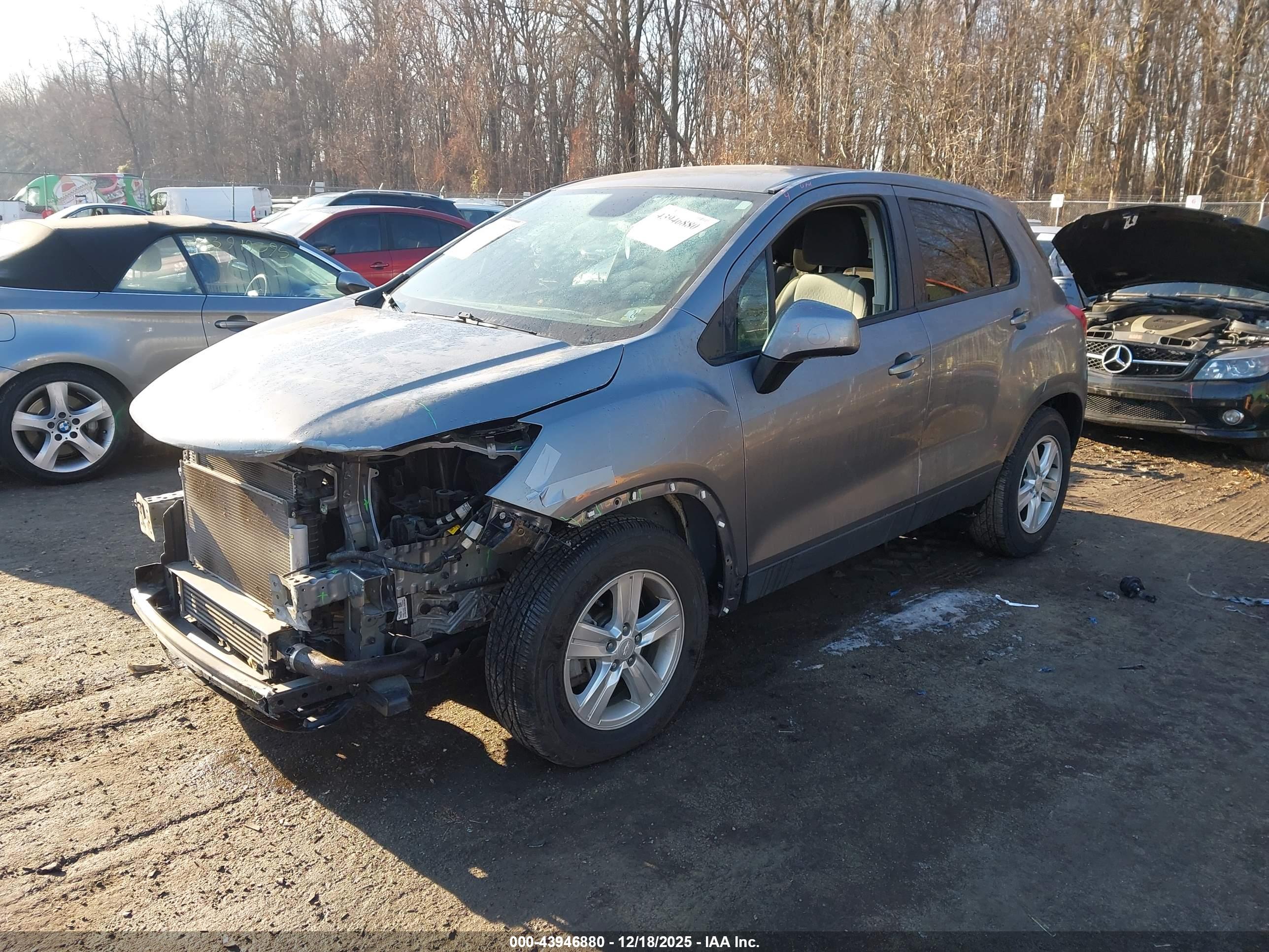CHEVROLET TRAX image 2