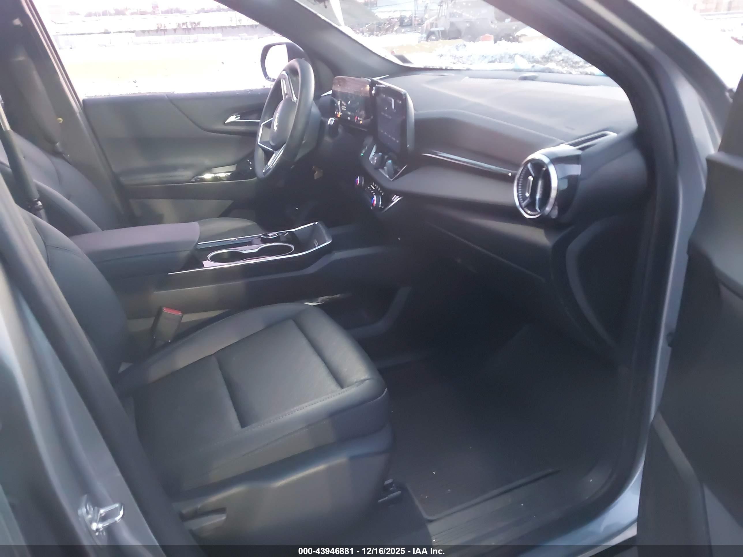 CHEVROLET EQUINOX image 5