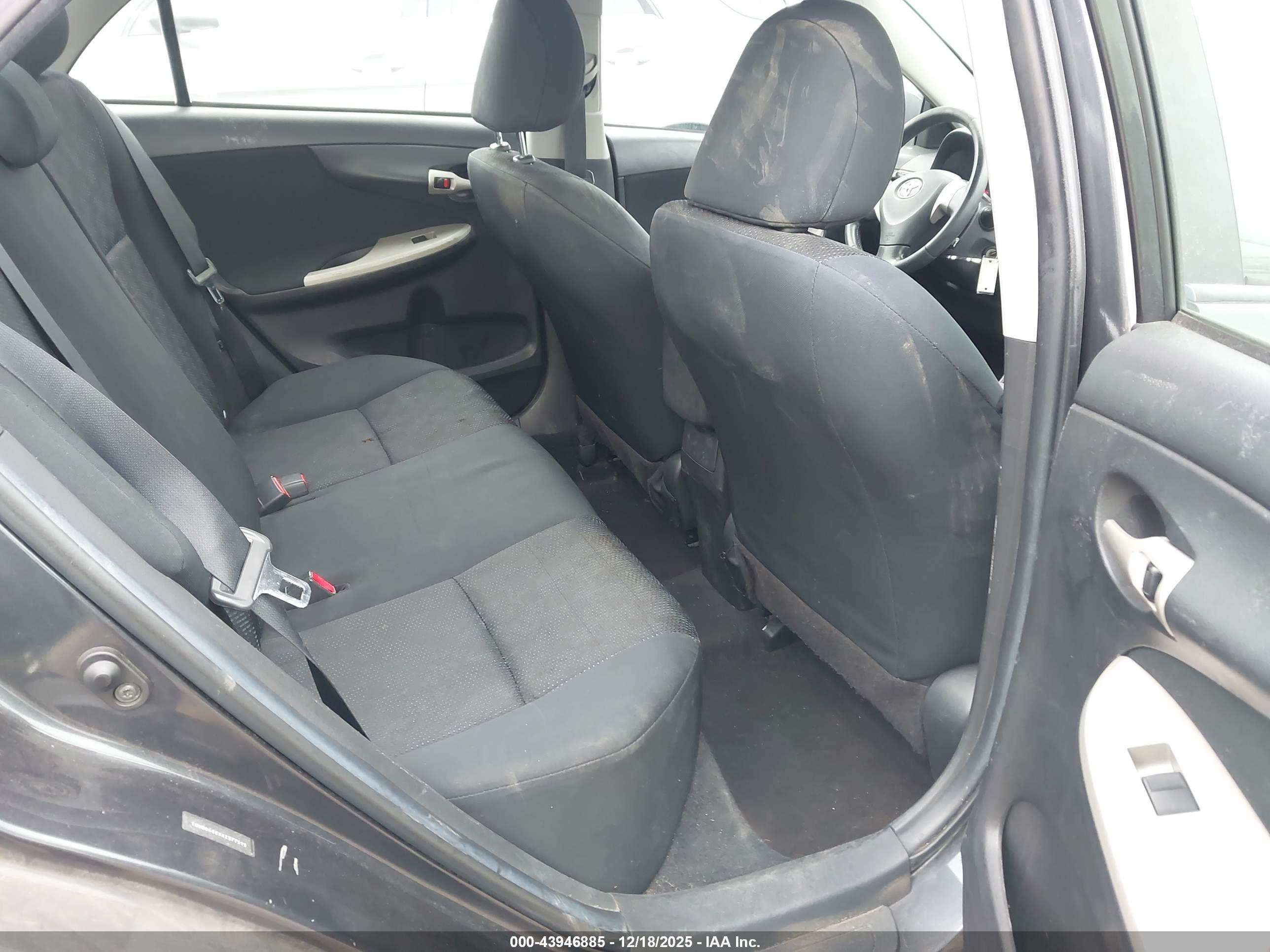 TOYOTA COROLLA image 8