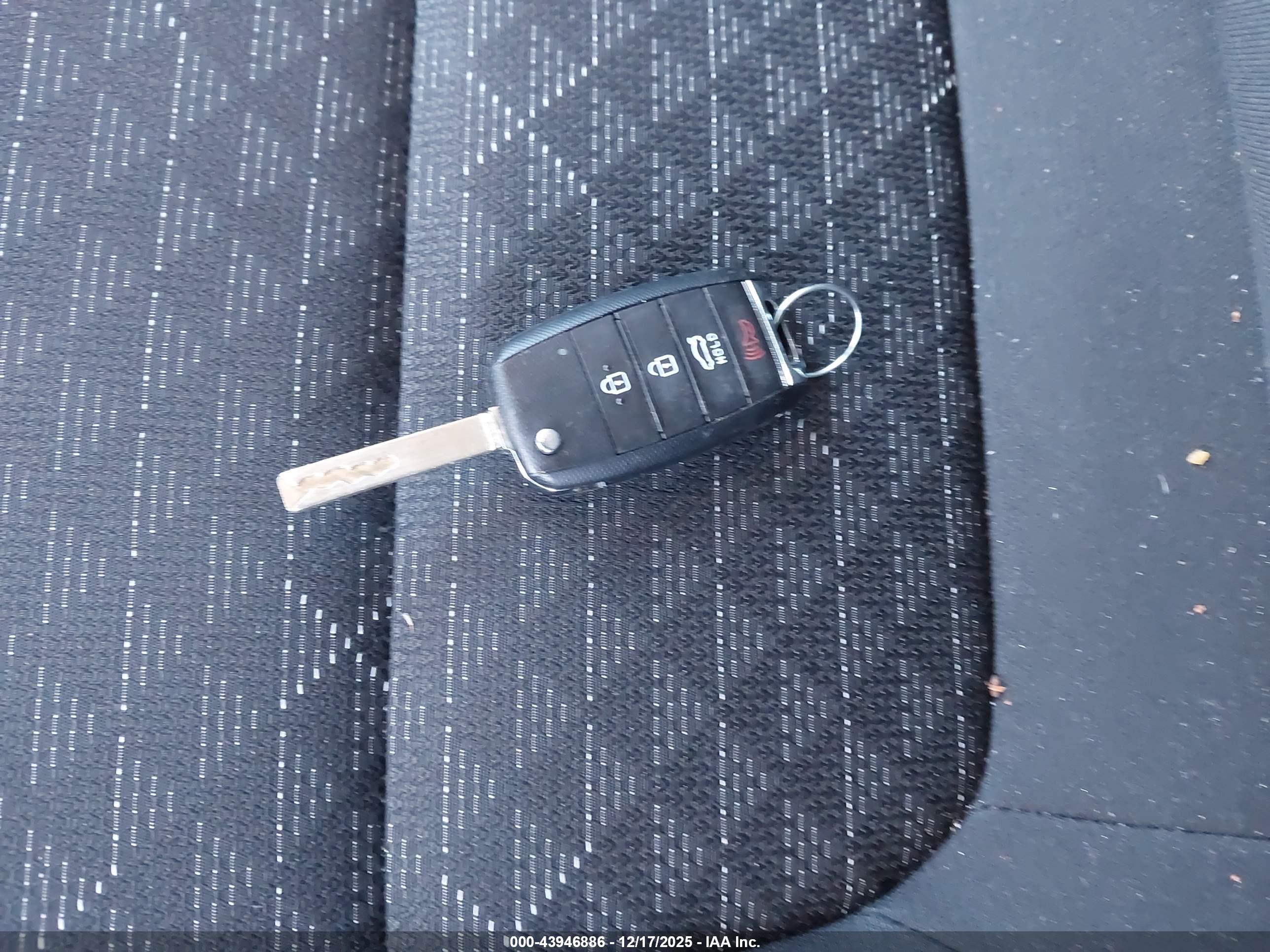KIA RIO image 11
