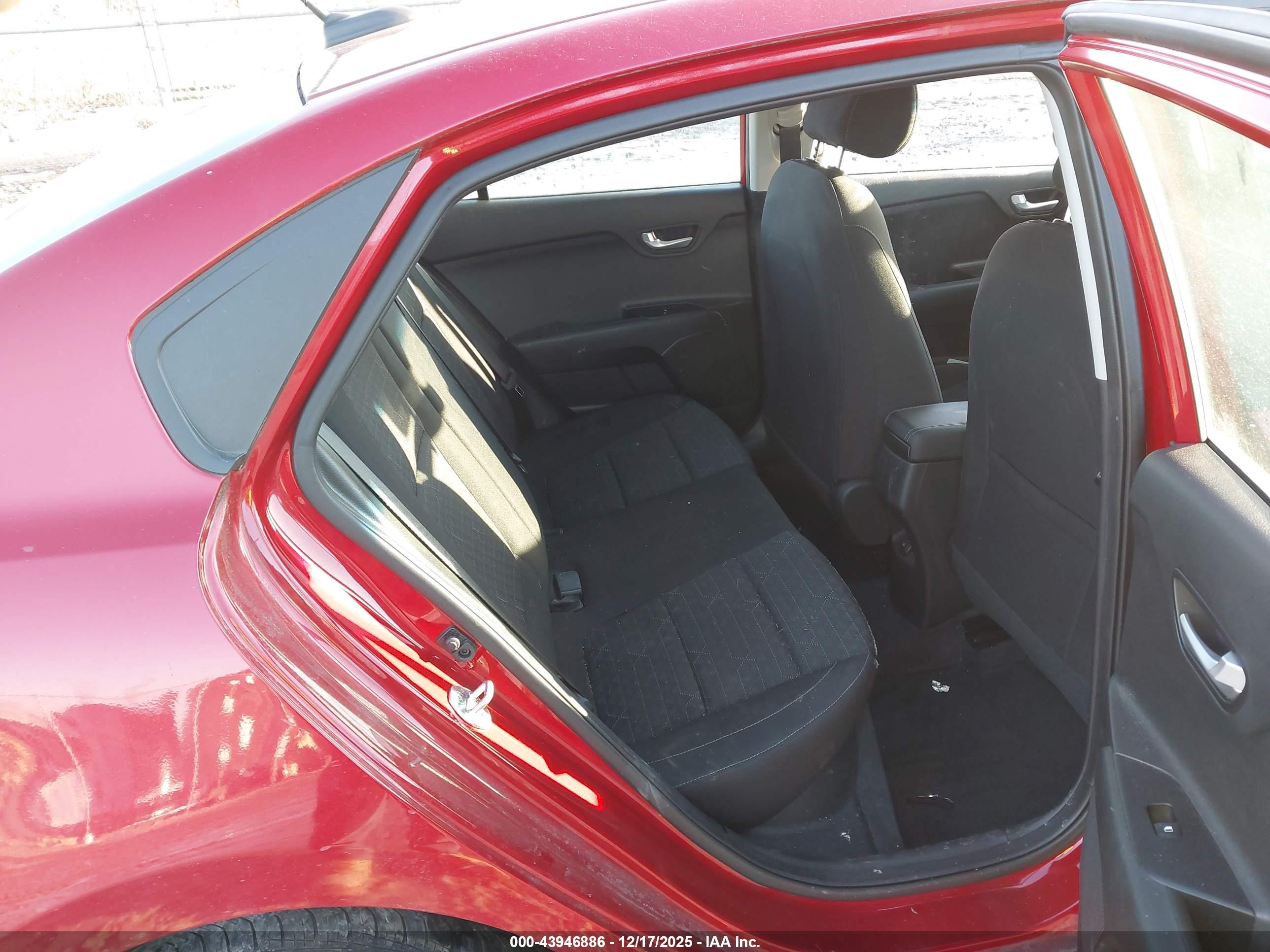 KIA RIO image 8