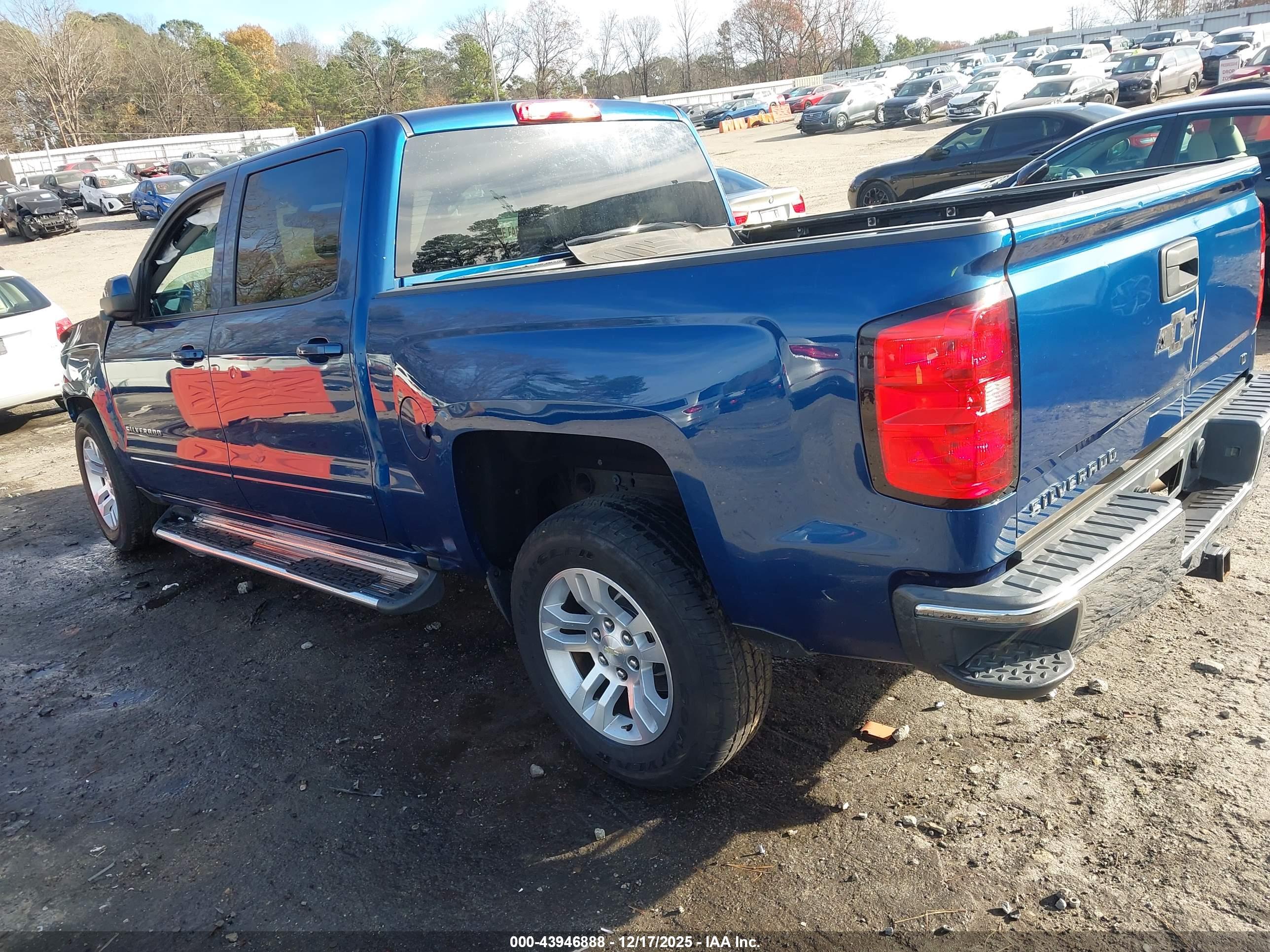 CHEVROLET SILVERADO image 3