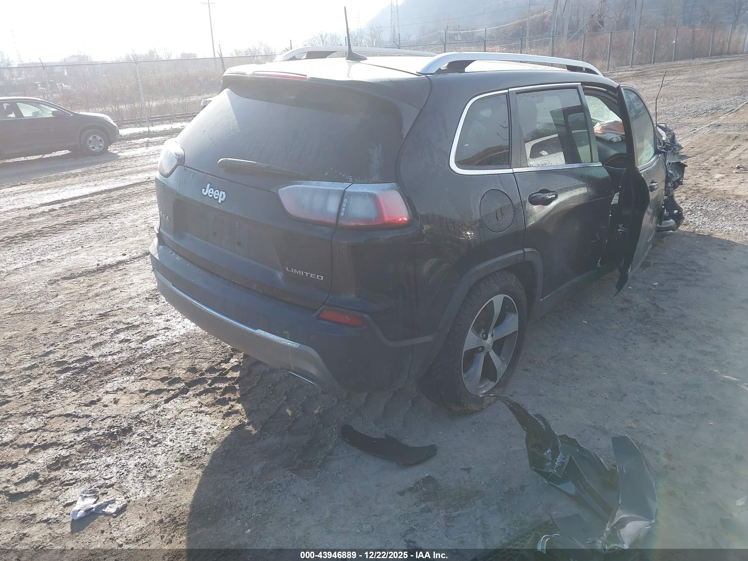 JEEP CHEROKEE image 4