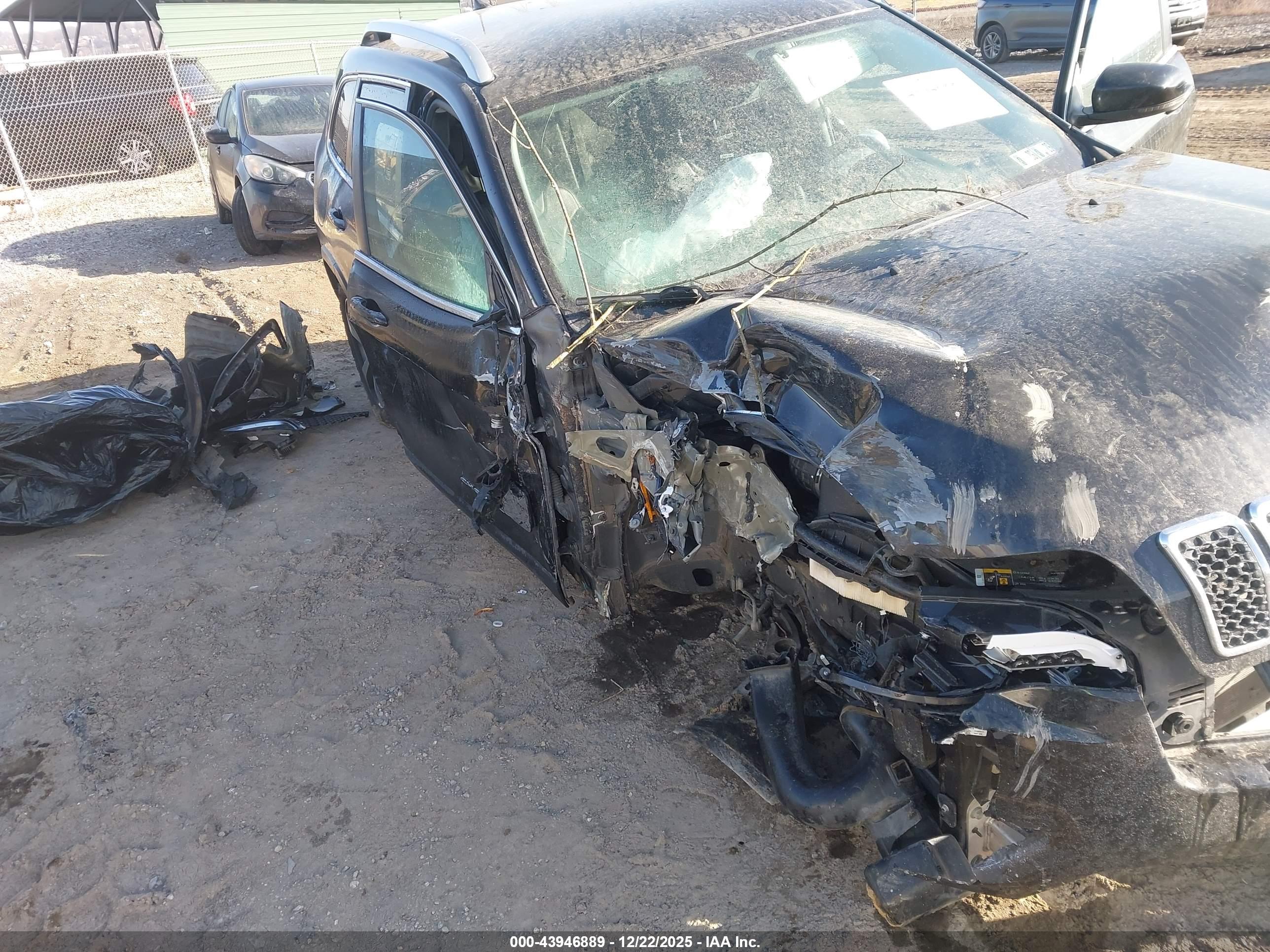 JEEP CHEROKEE image 6