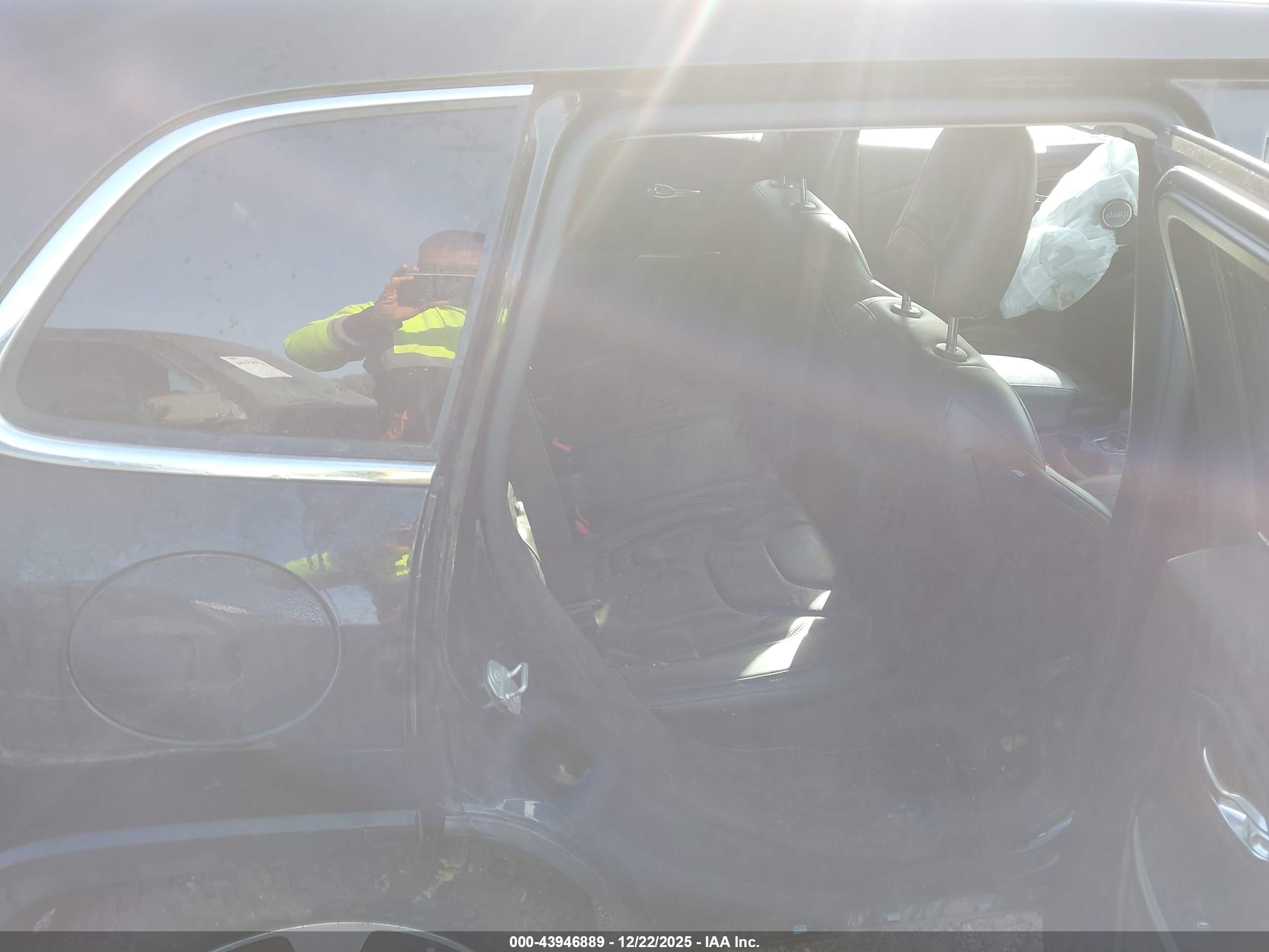 JEEP CHEROKEE image 8