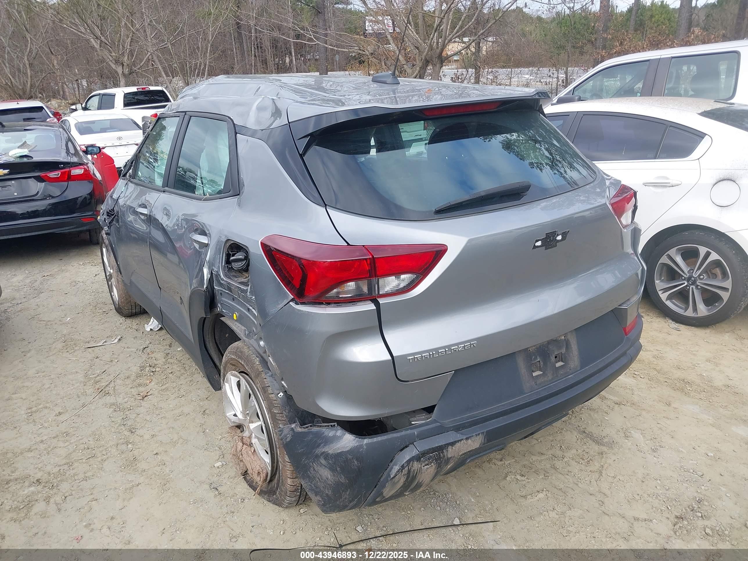 CHEVROLET TRAILBLAZER image 3