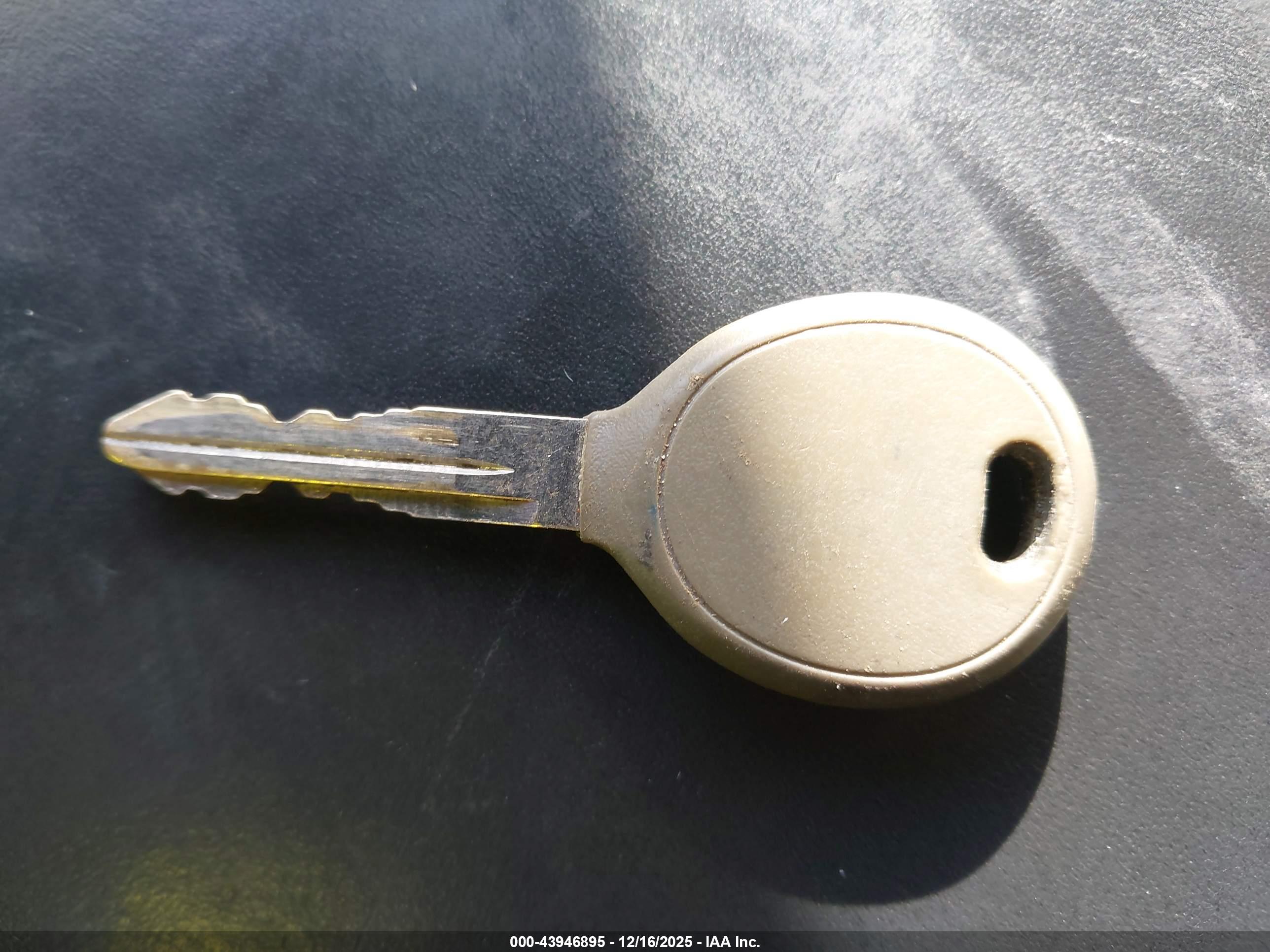 JEEP LIBERTY image 11