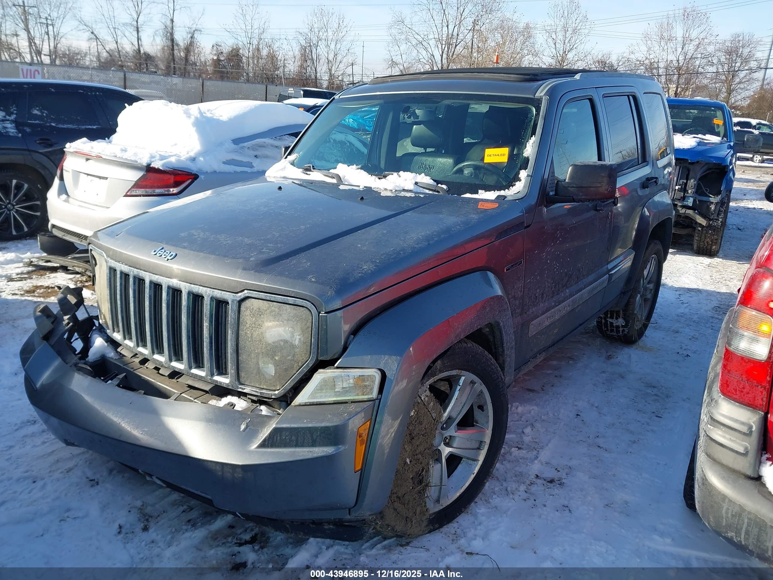 JEEP LIBERTY image 2