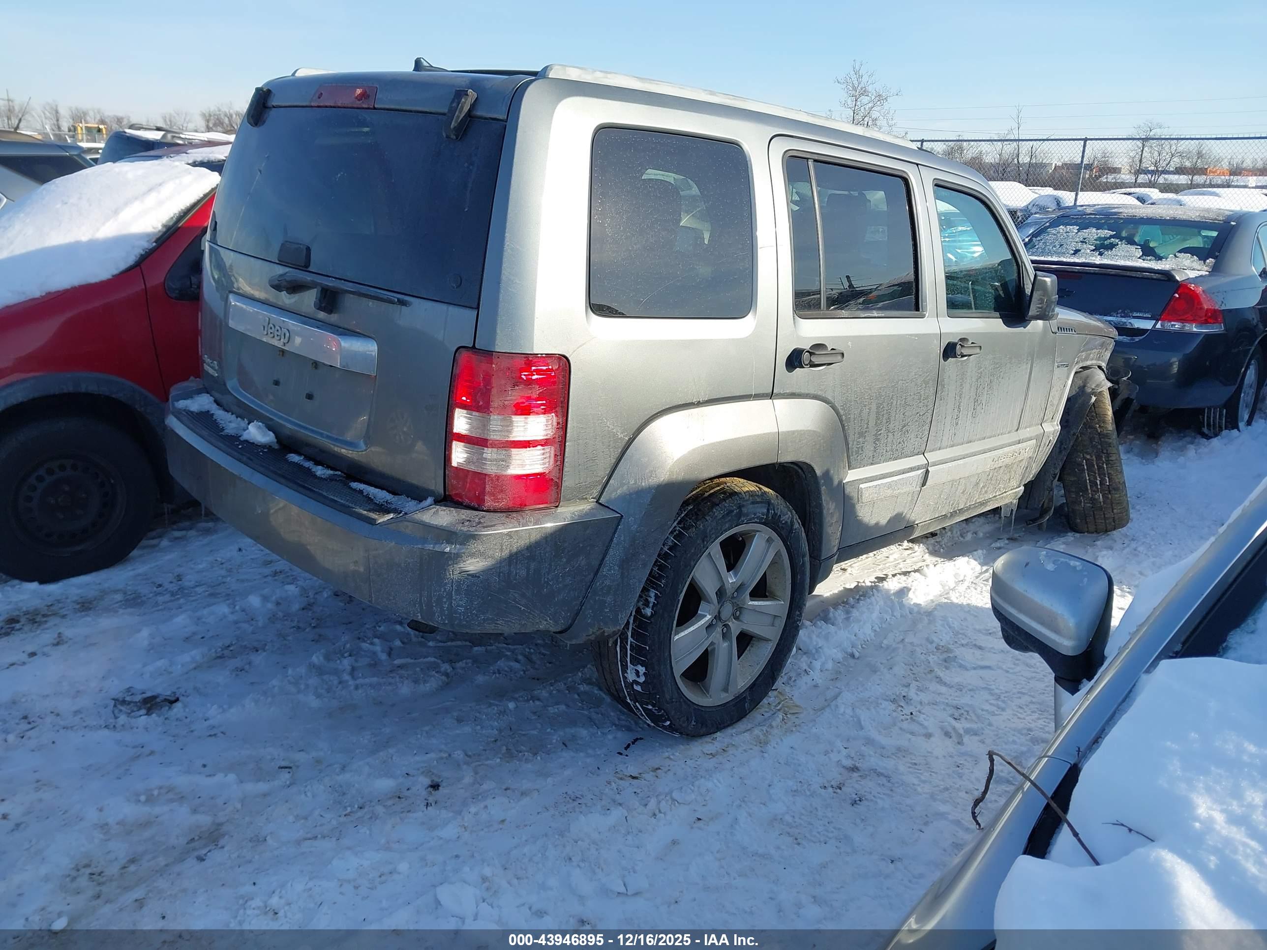 JEEP LIBERTY image 4