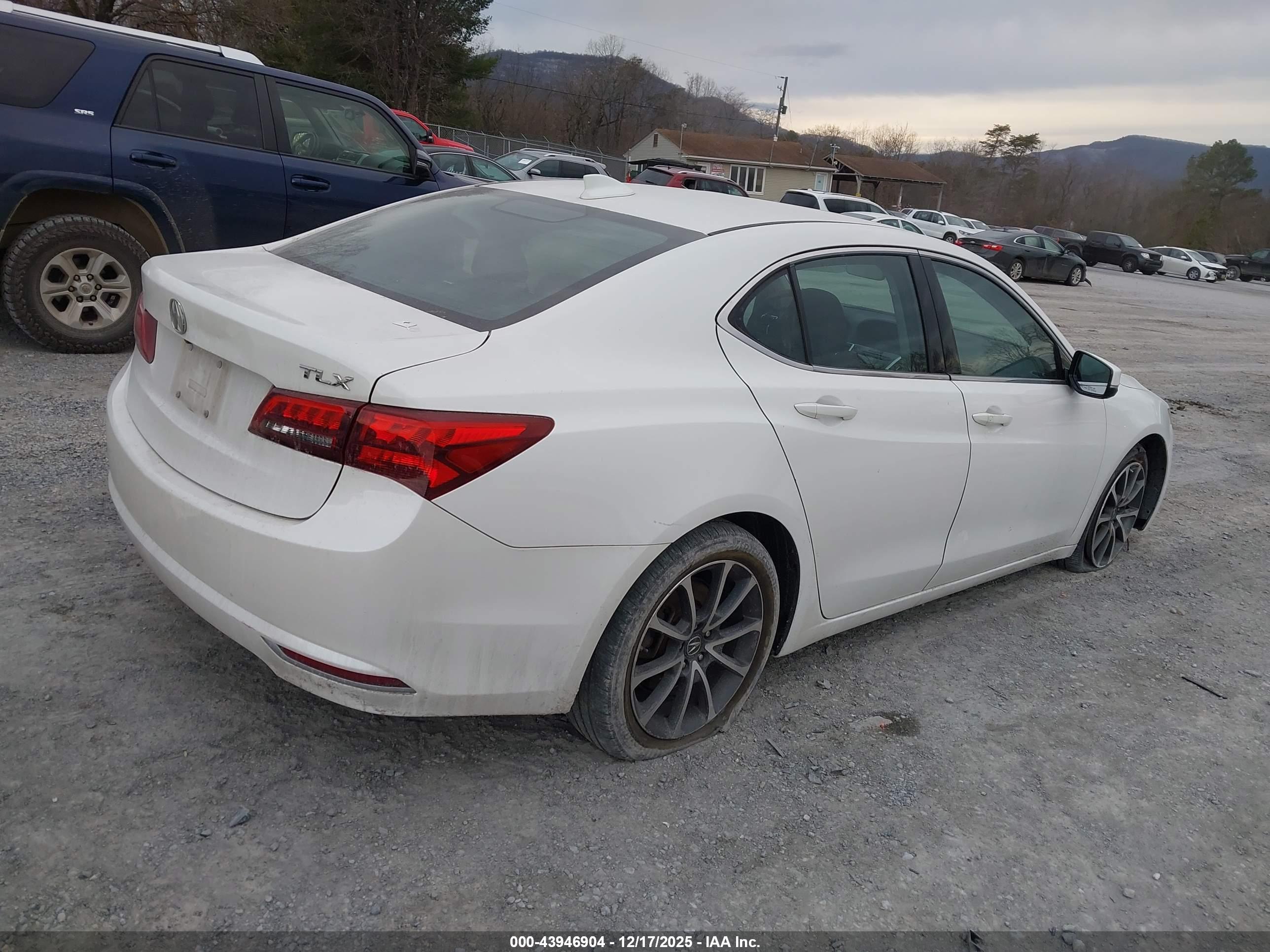 ACURA TLX image 4