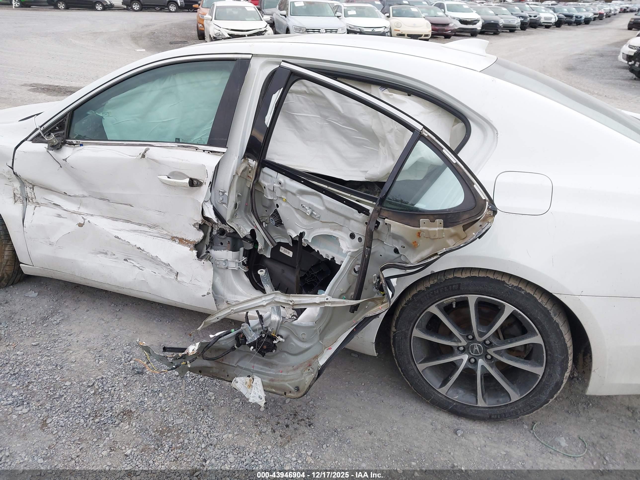 ACURA TLX image 6