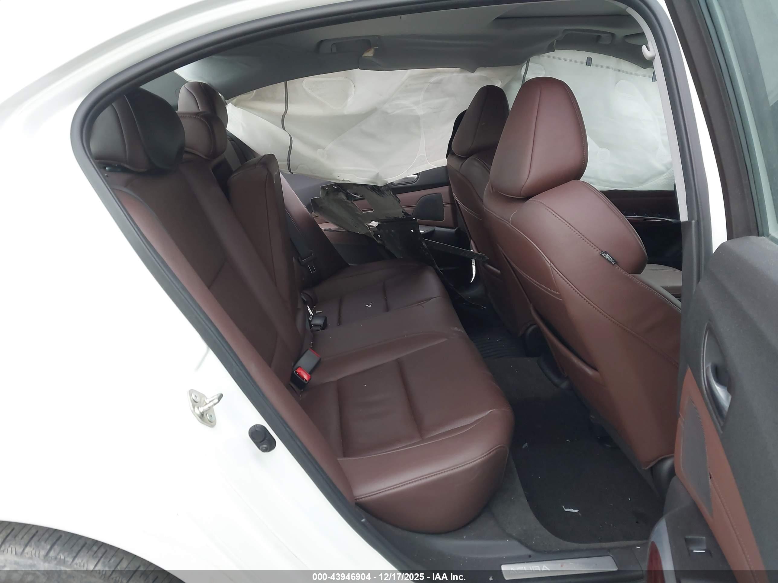 ACURA TLX image 8
