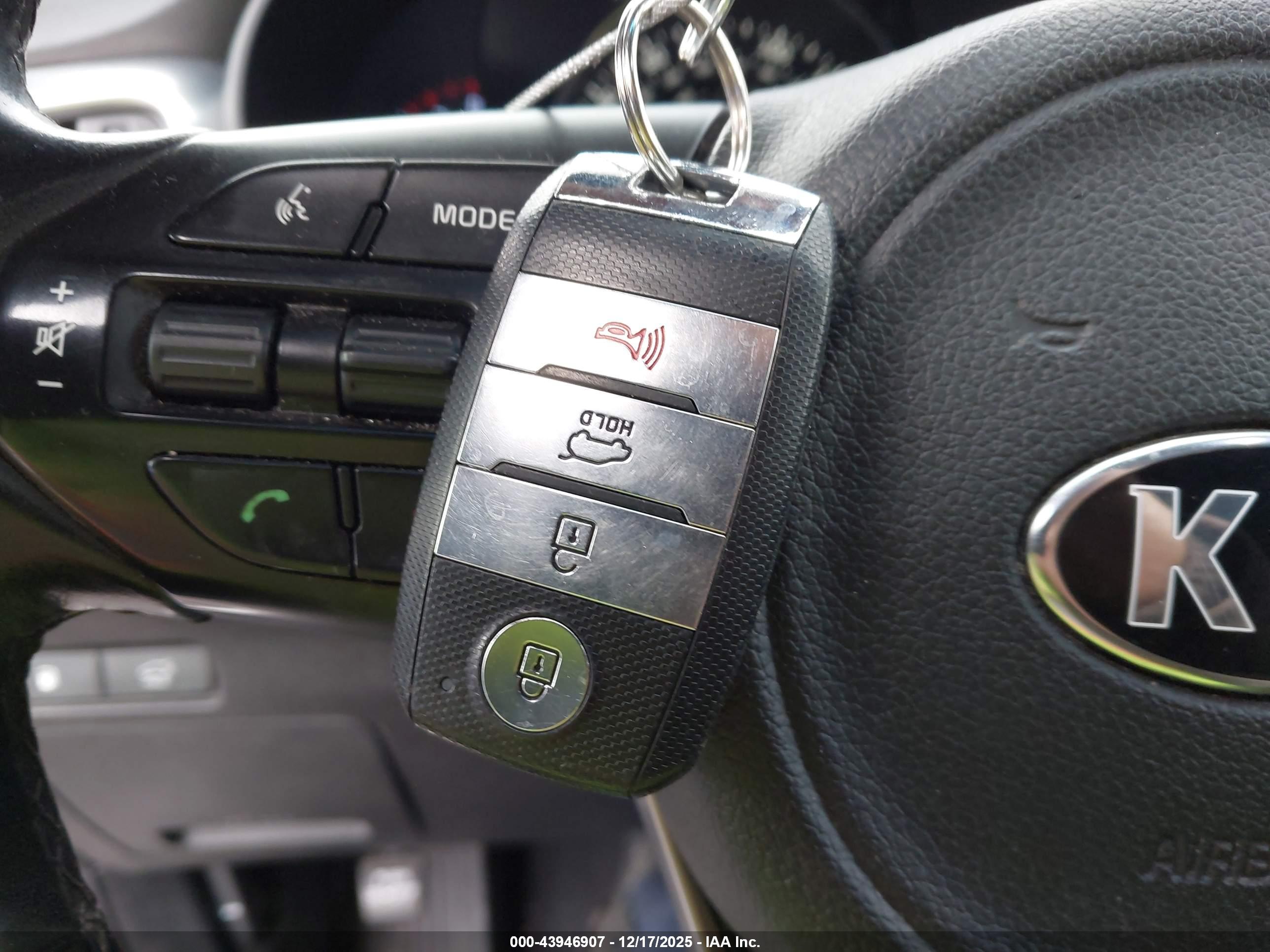 KIA SORENTO image 11
