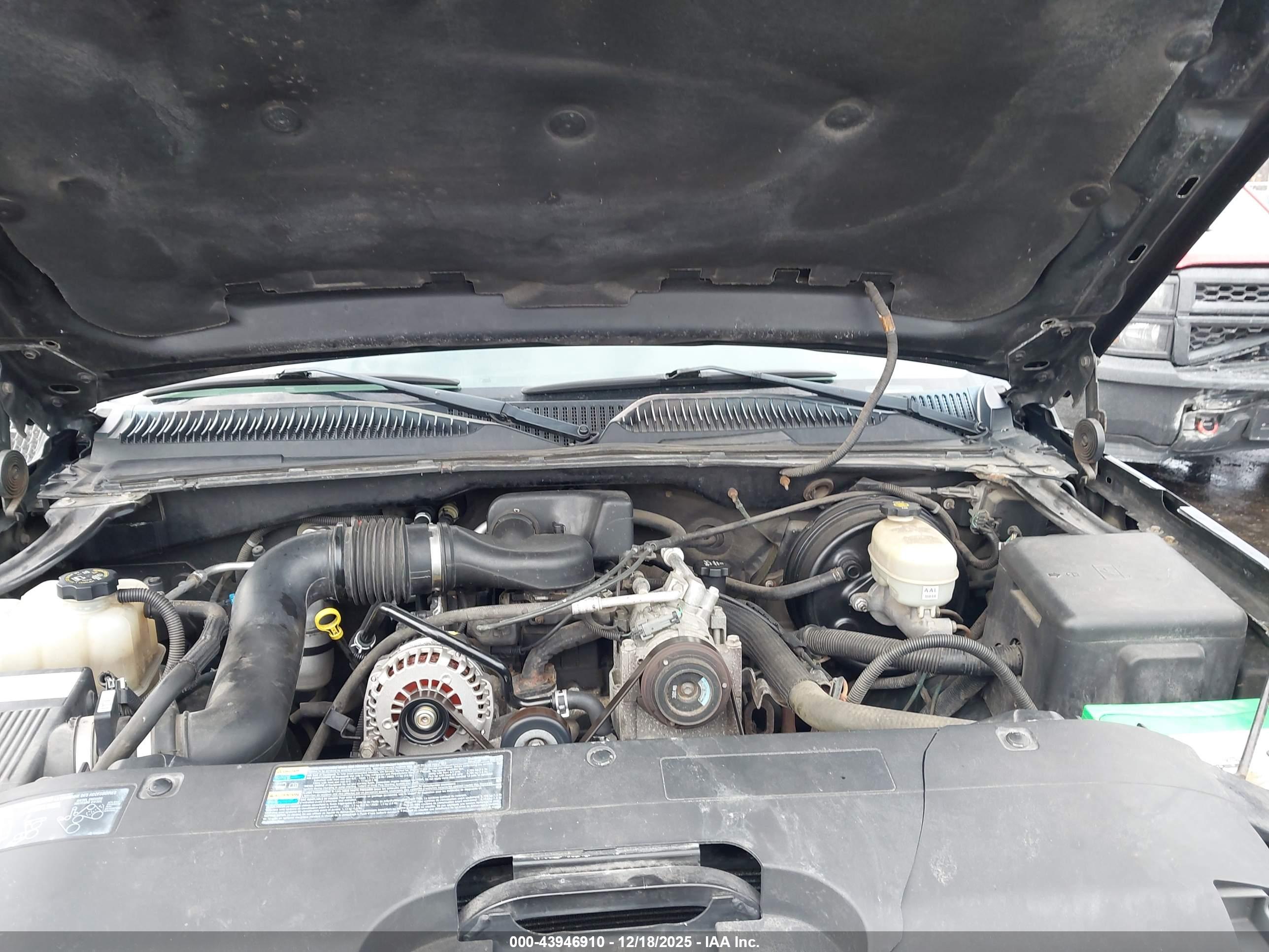 CHEVROLET SILVERADO image 10