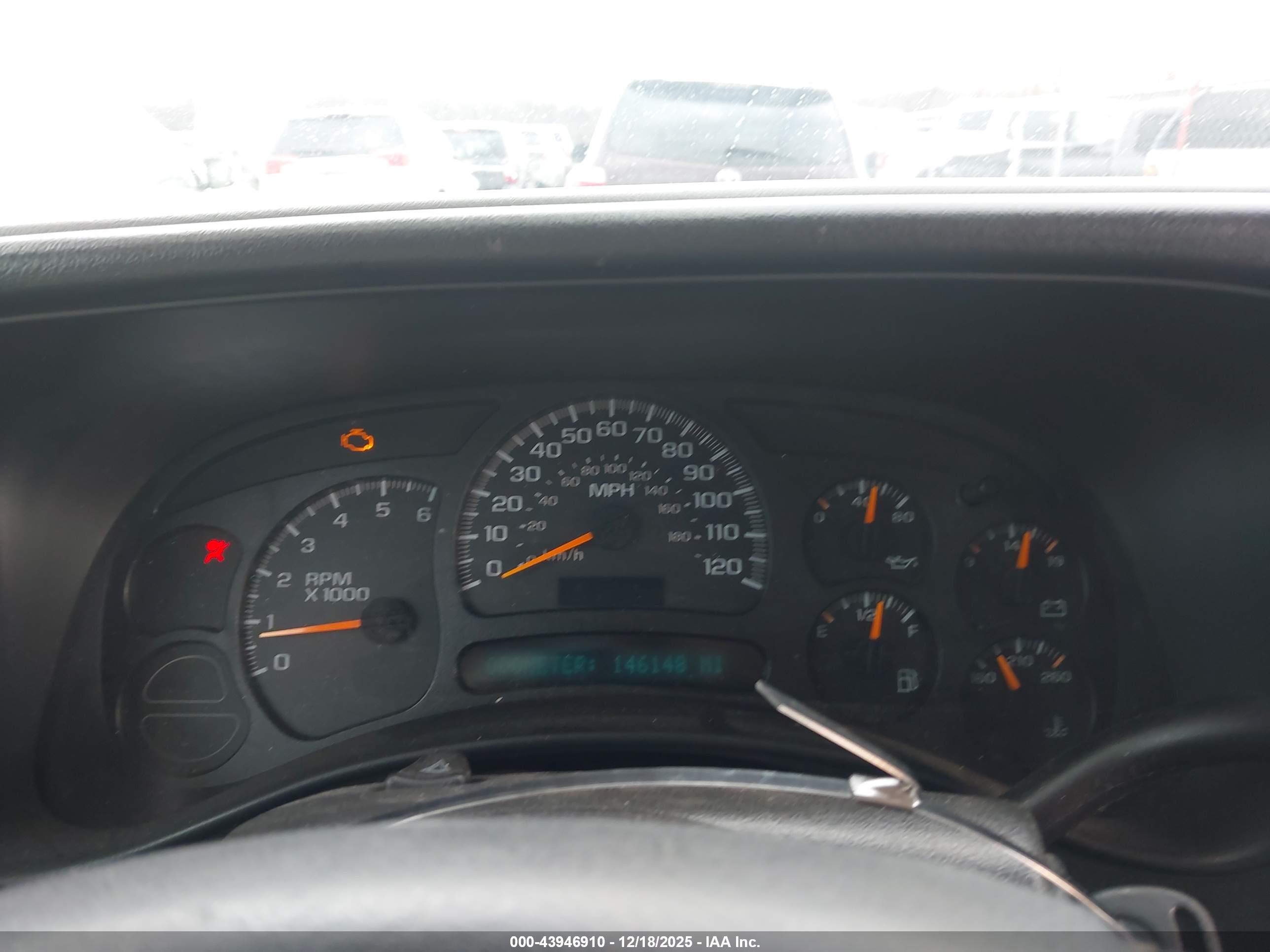 CHEVROLET SILVERADO image 7