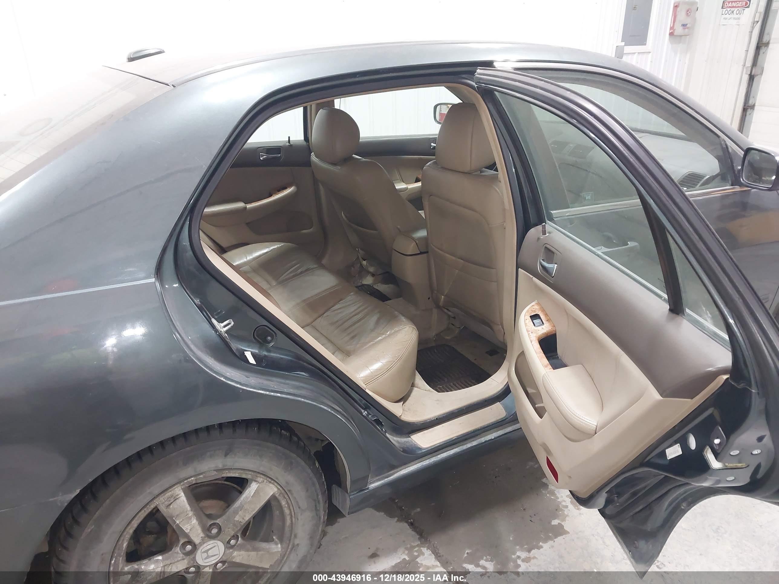 HONDA ACCORD image 8