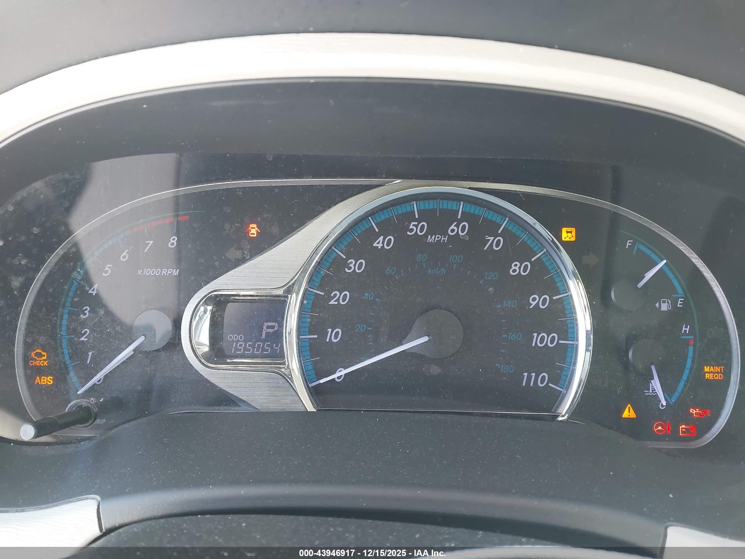 TOYOTA SIENNA image 7