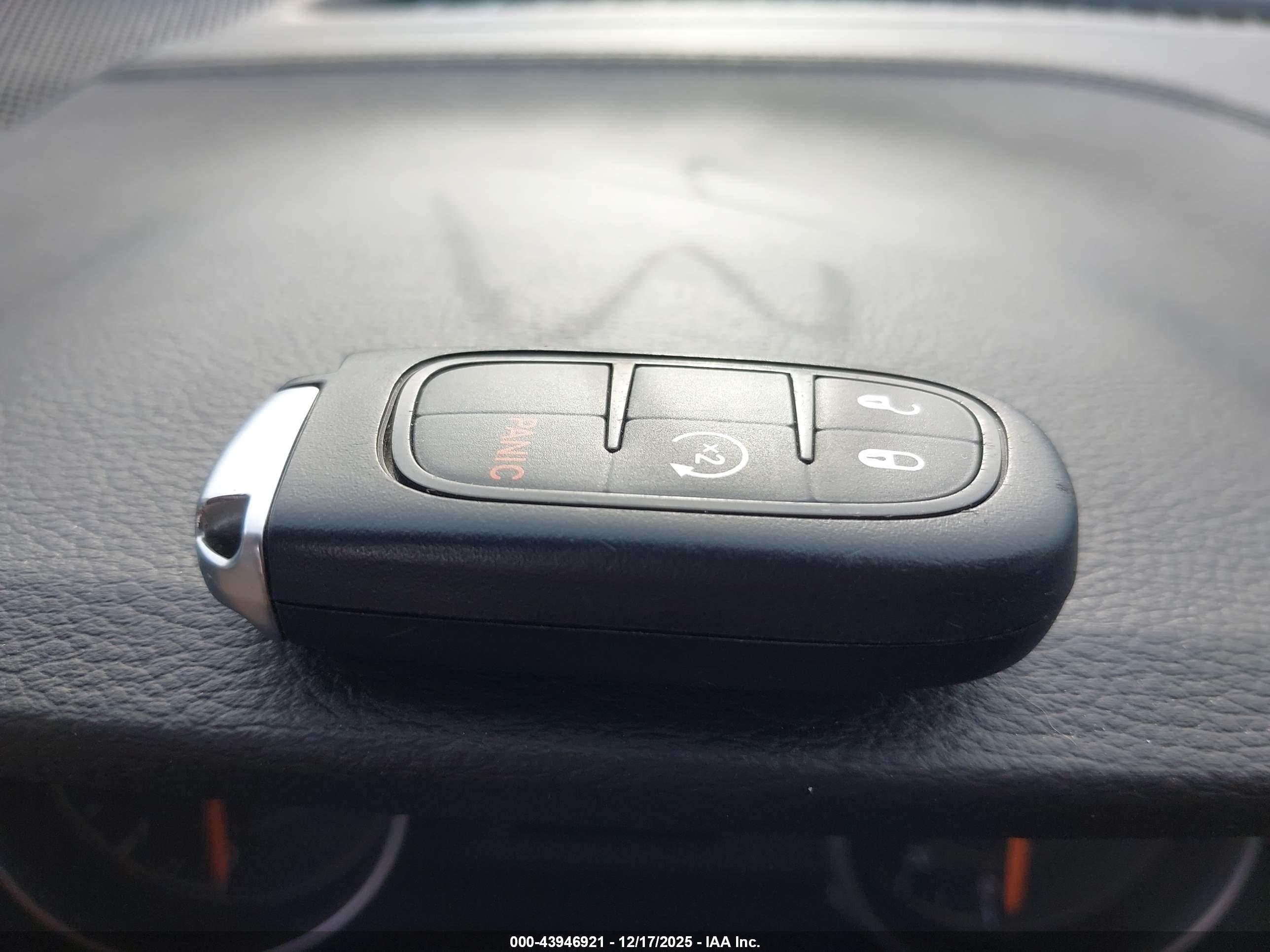 JEEP CHEROKEE image 11