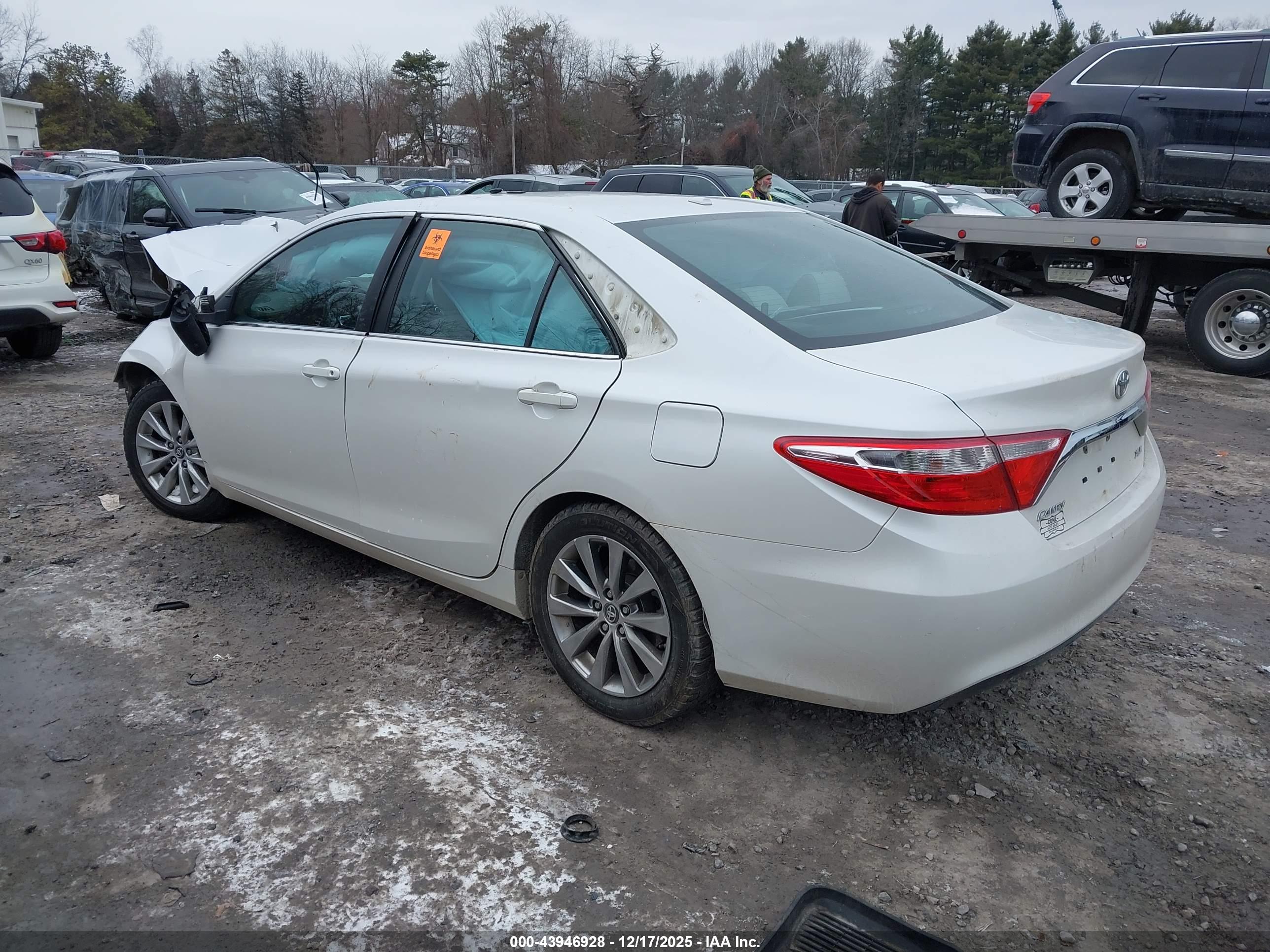 TOYOTA CAMRY image 3