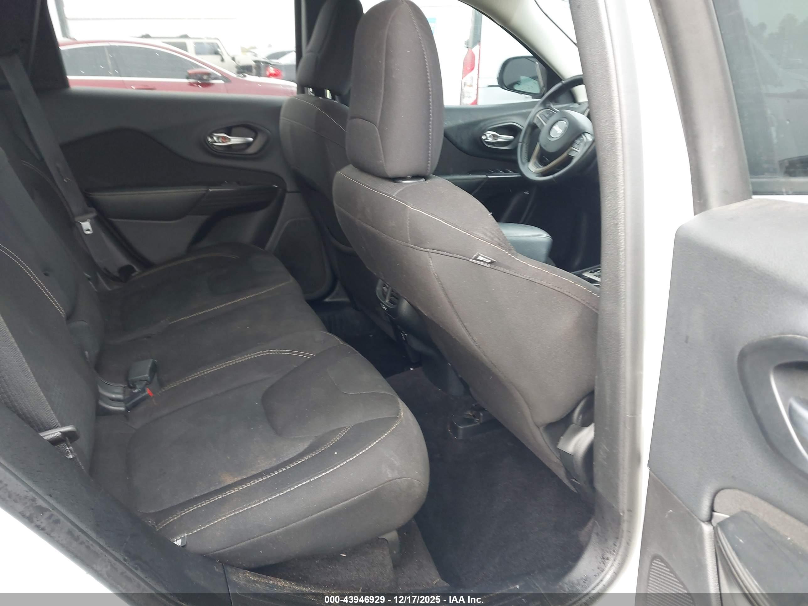 JEEP CHEROKEE image 8