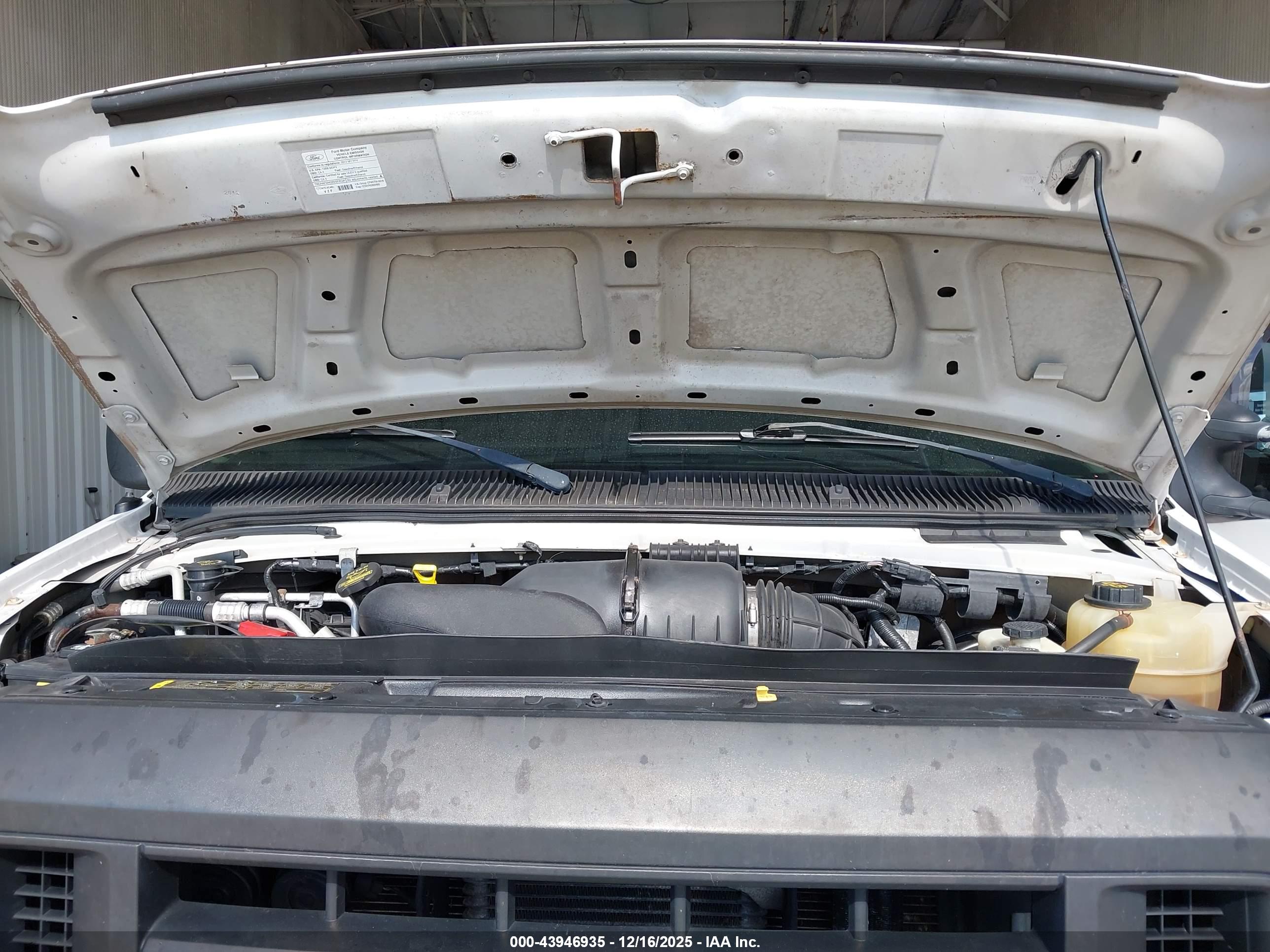 FORD E-150 image 10