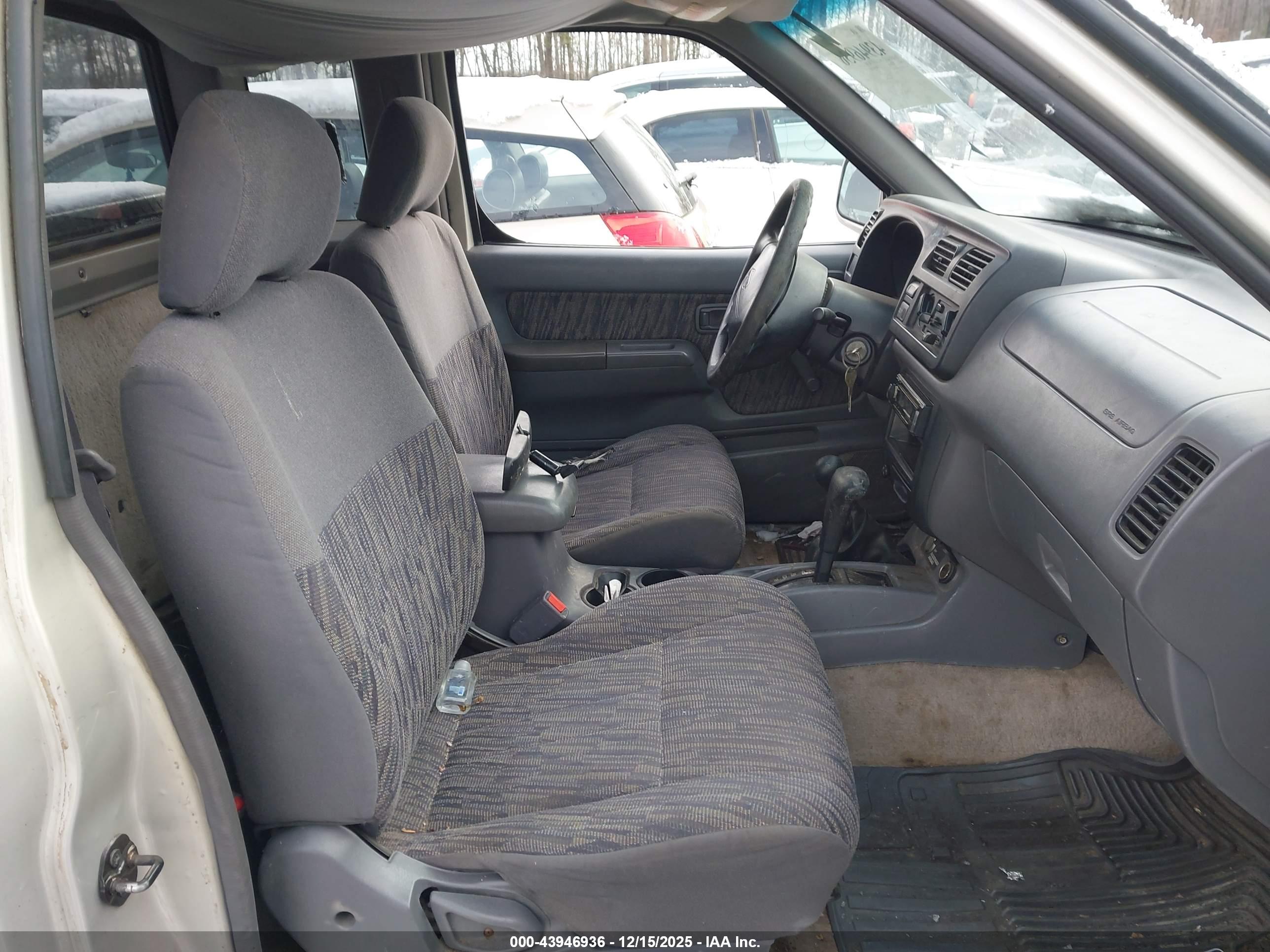 NISSAN FRONTIER image 5