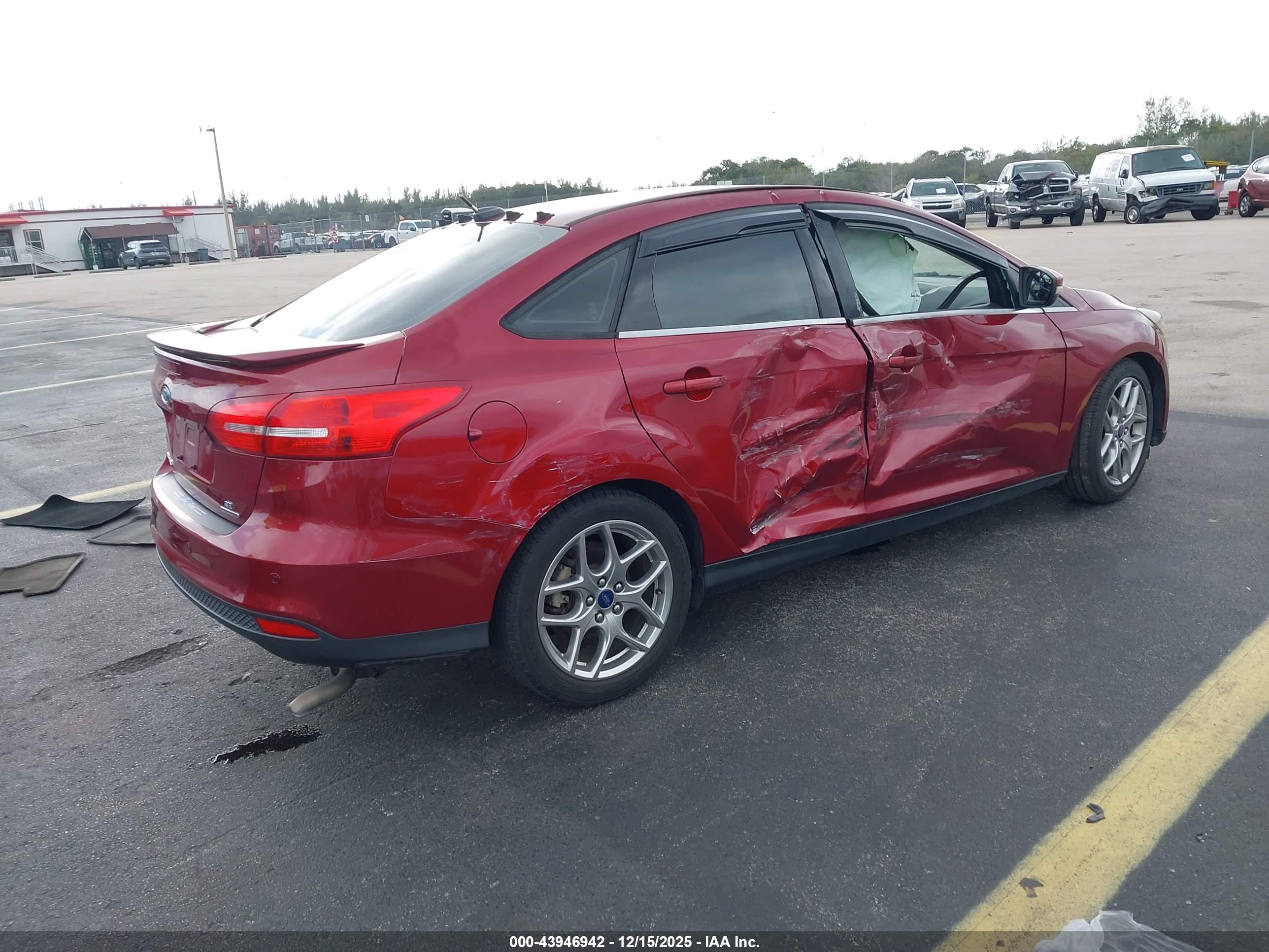 FORD FOCUS image 4