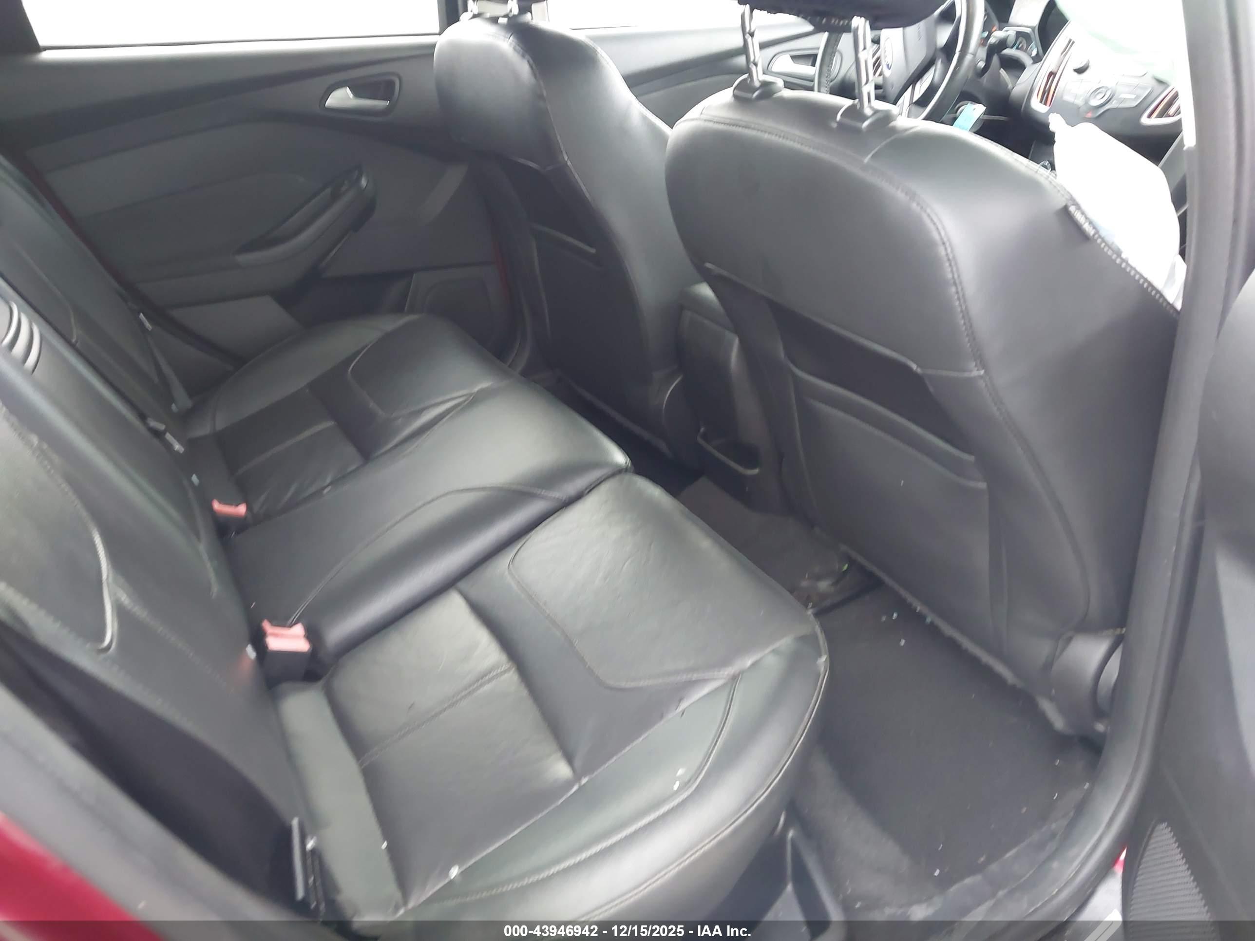 FORD FOCUS image 8