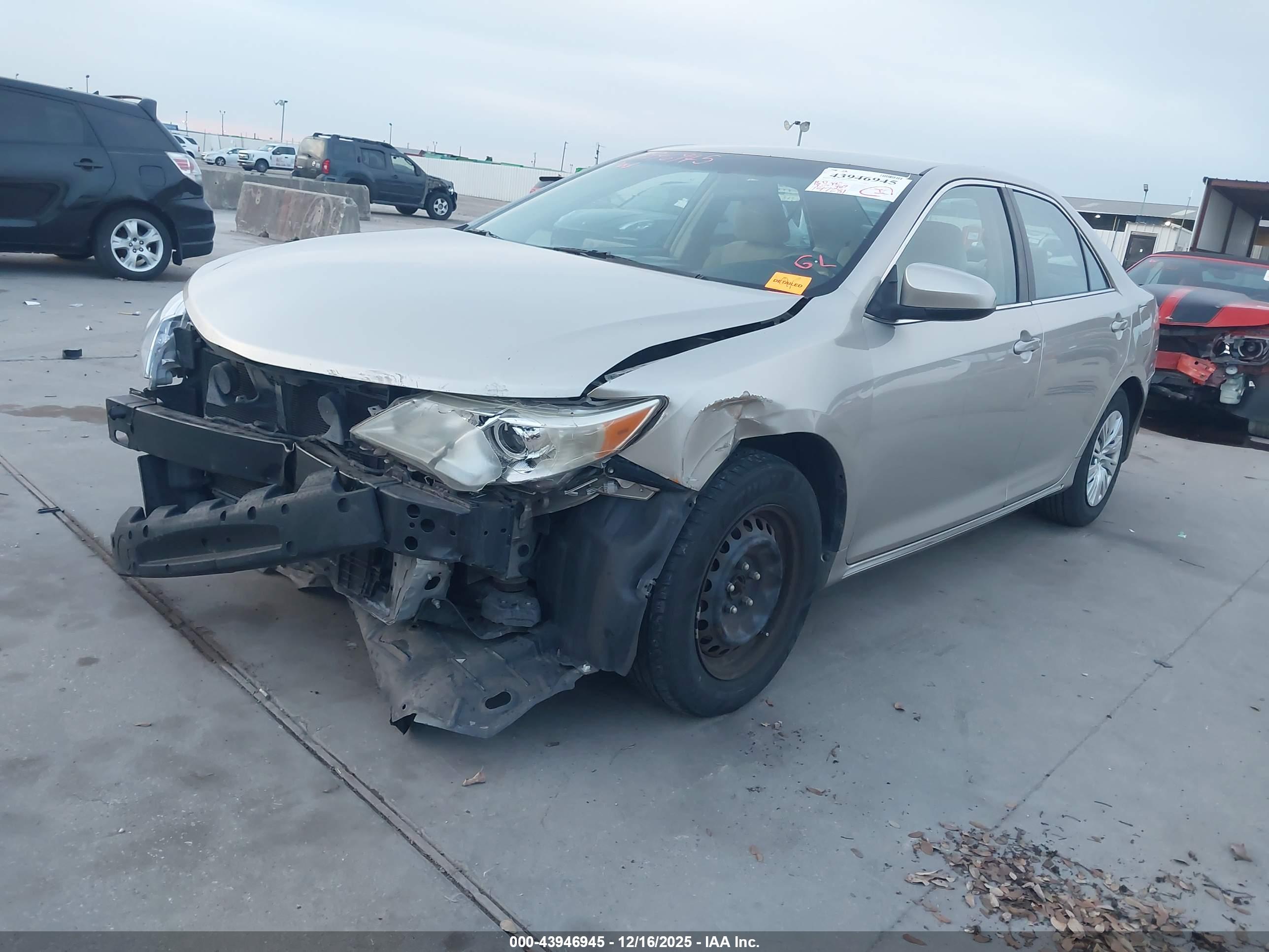 TOYOTA CAMRY image 2