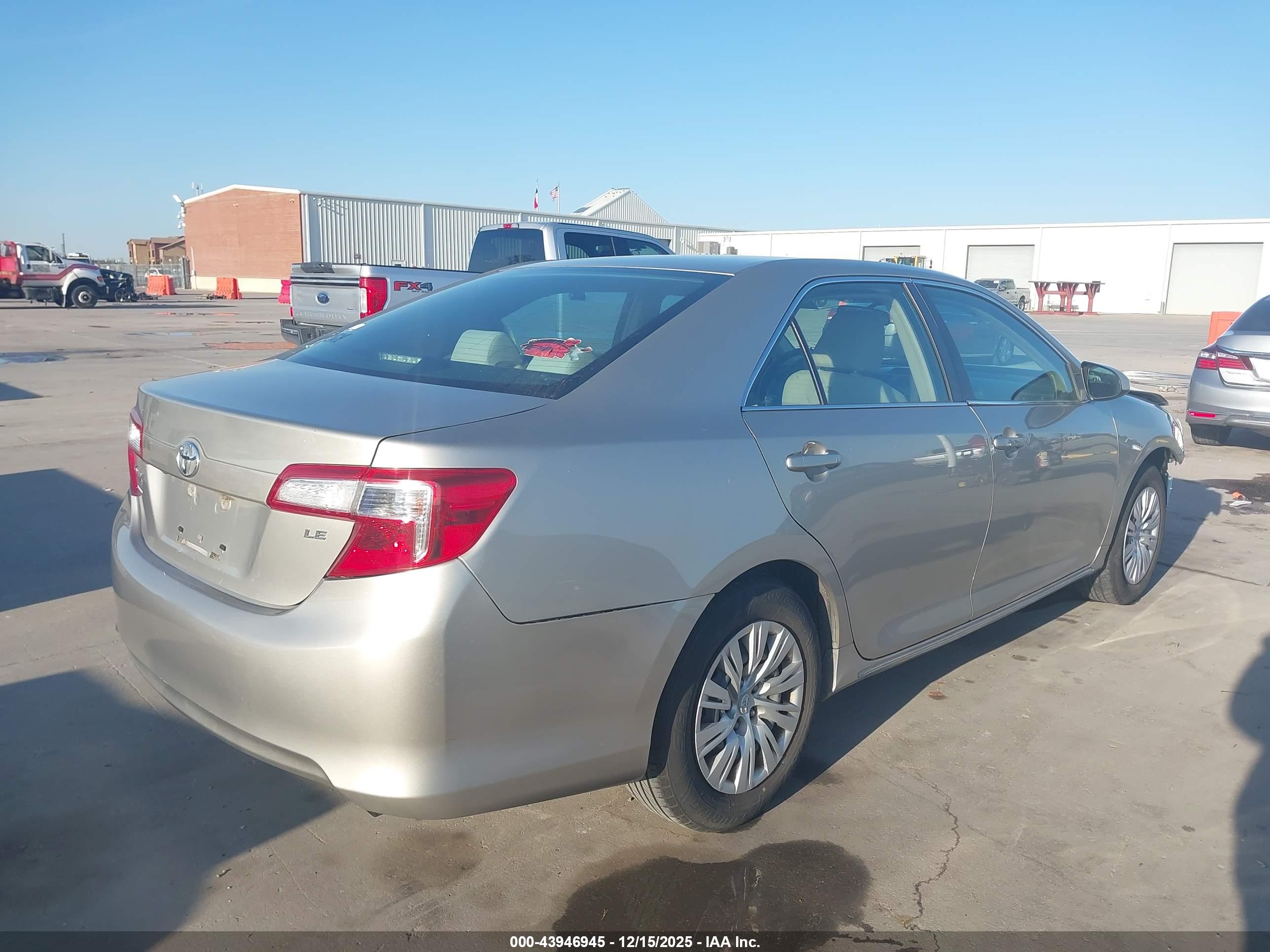 TOYOTA CAMRY image 4