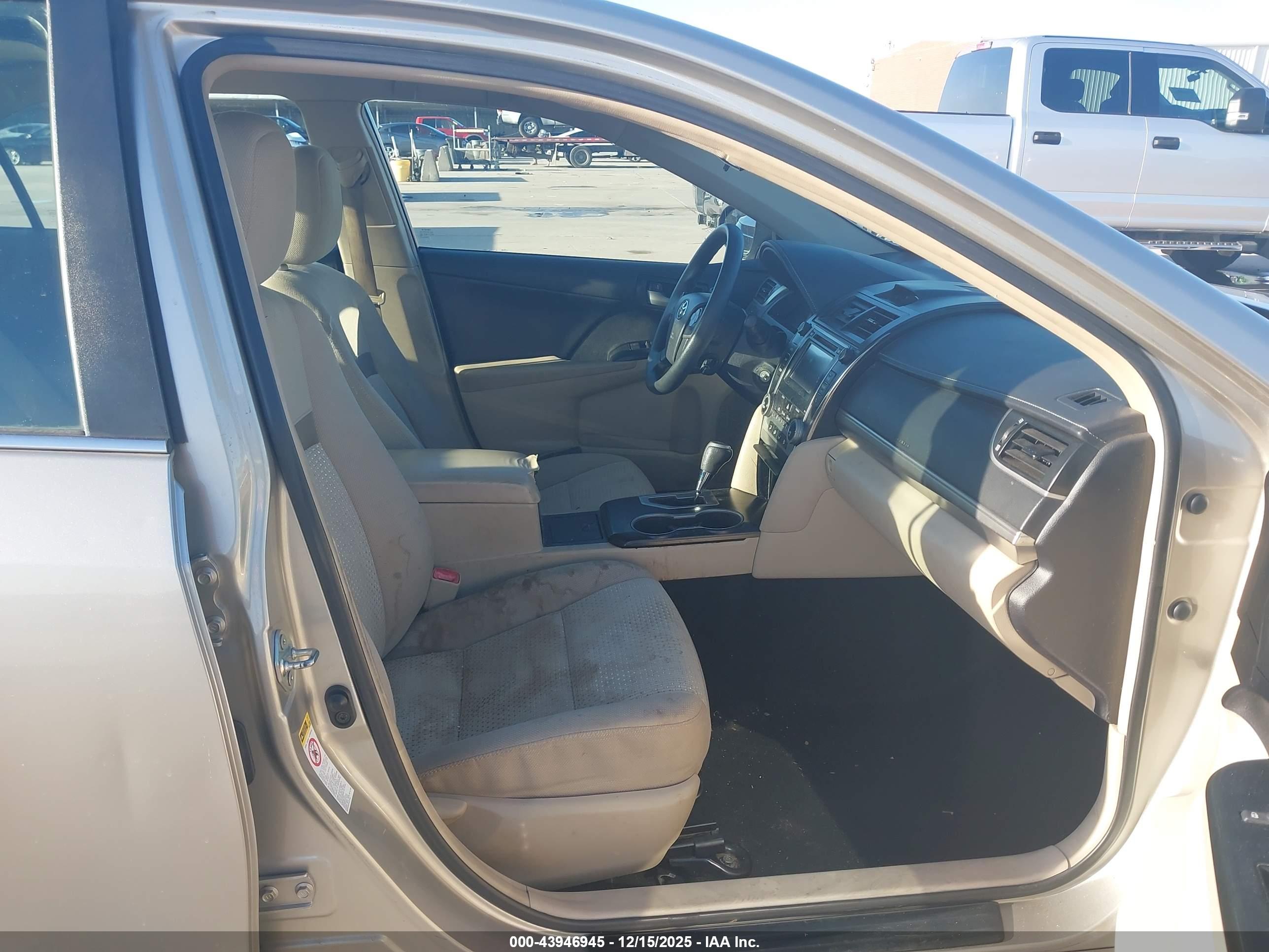 TOYOTA CAMRY image 5
