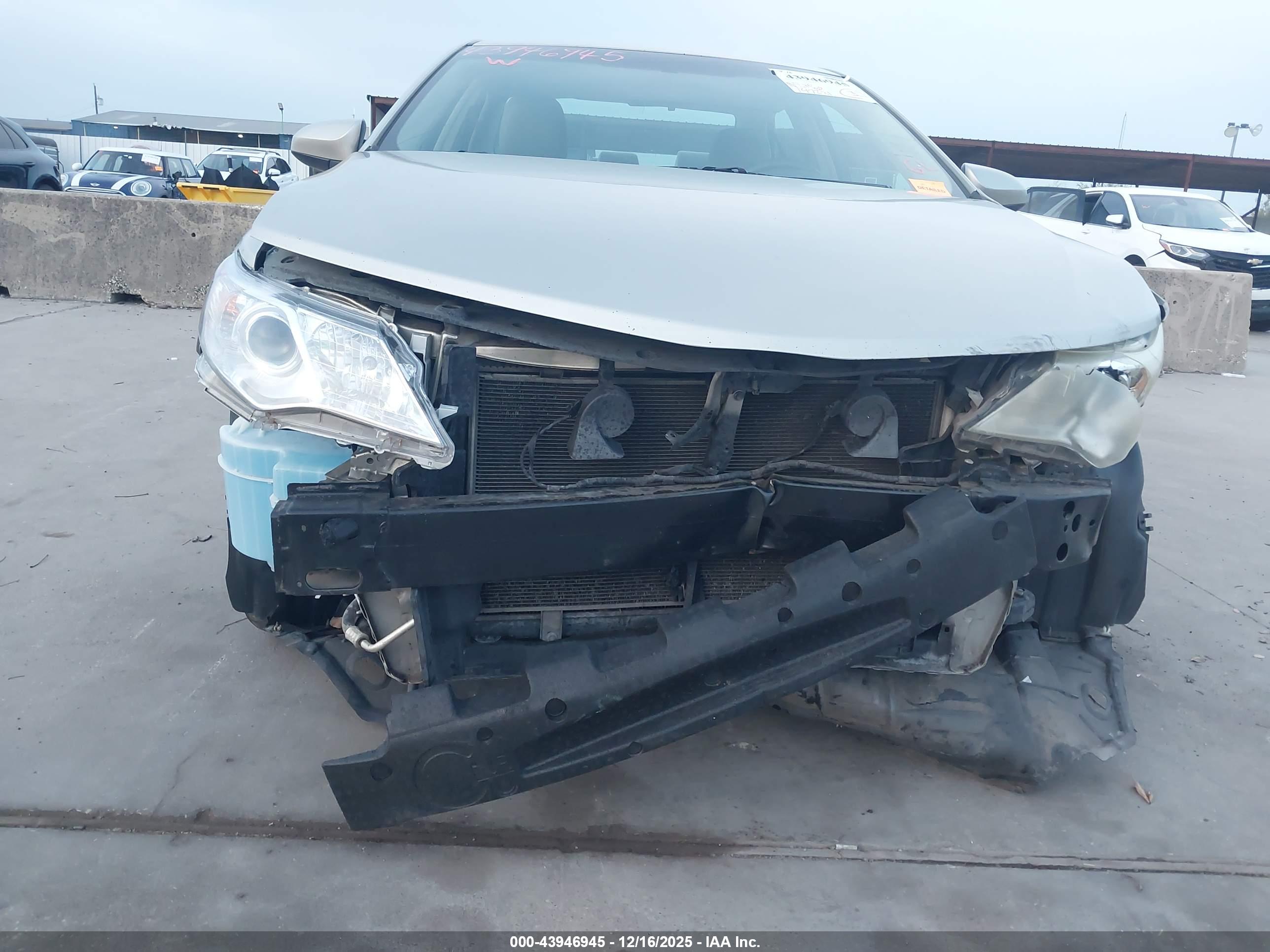 TOYOTA CAMRY image 6