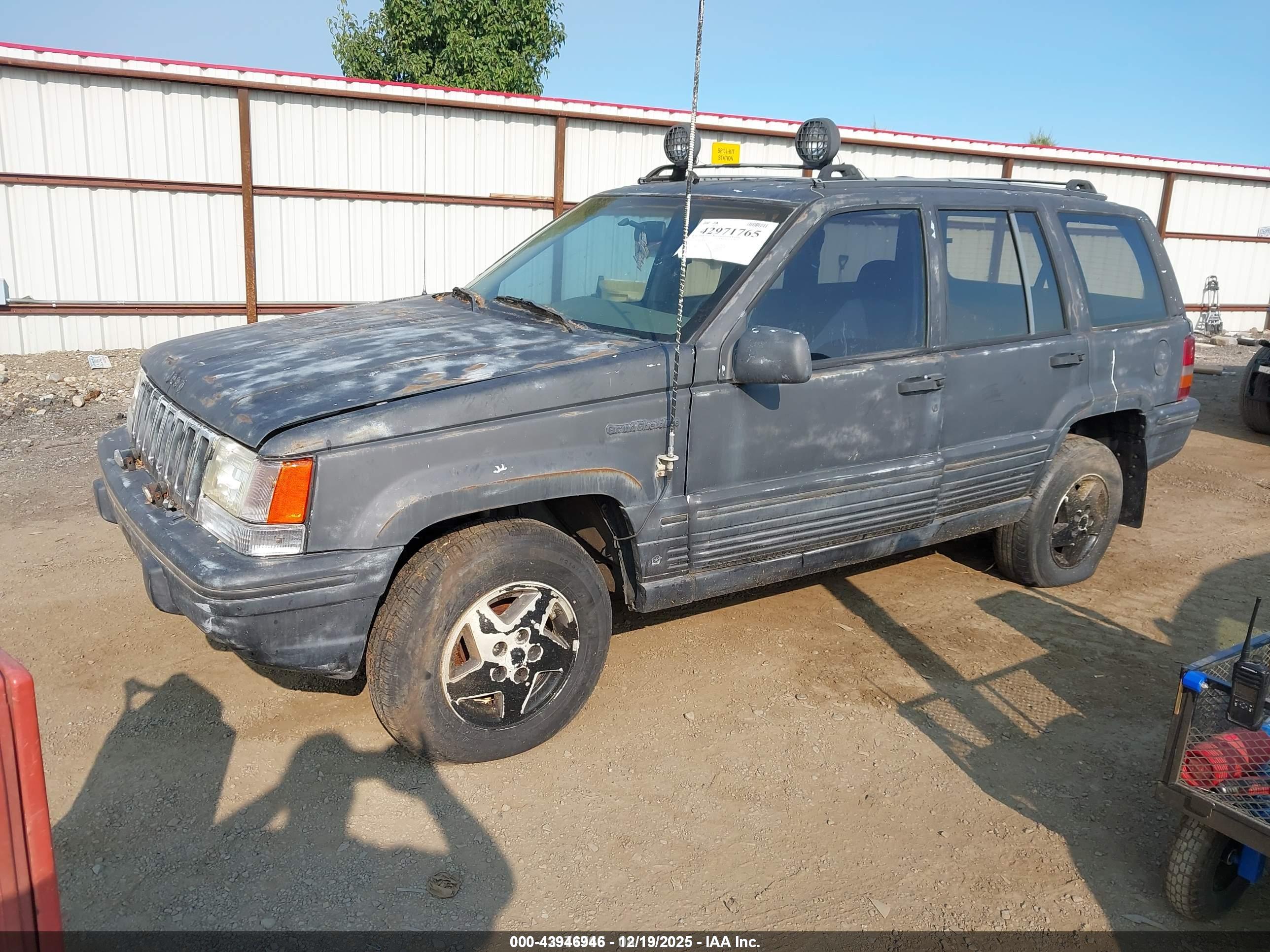 JEEP GRAND image 2