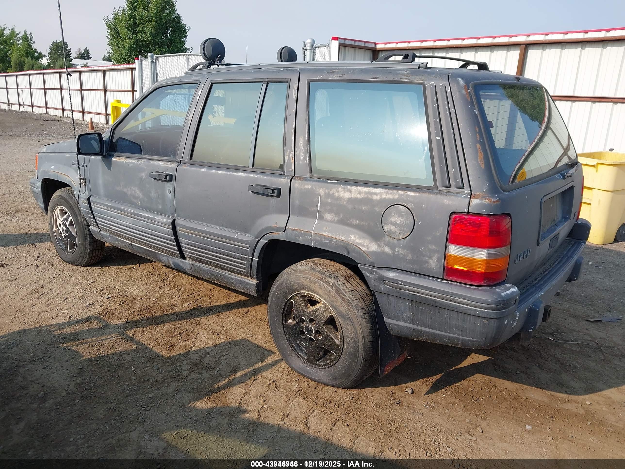 JEEP GRAND image 3