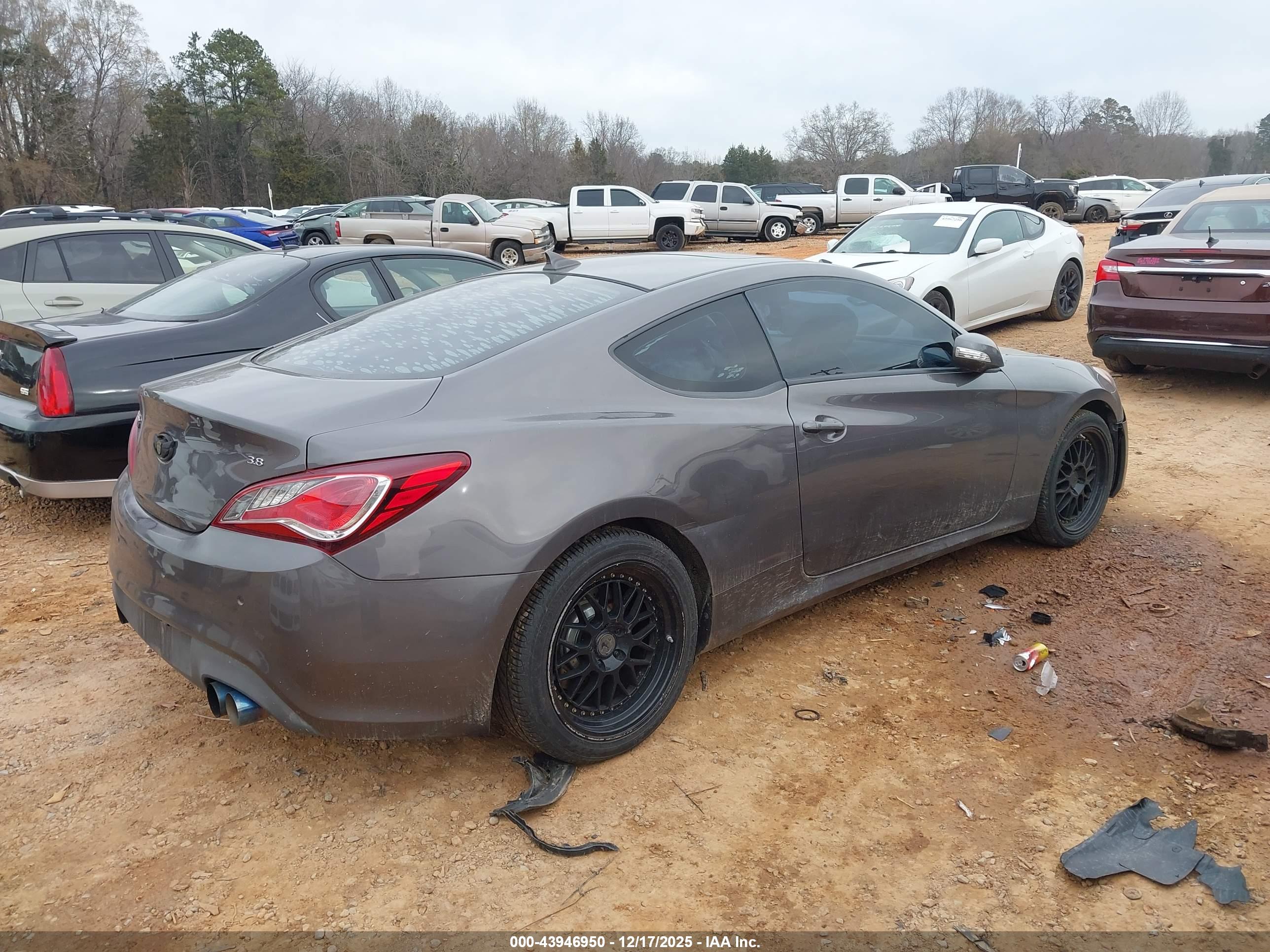 HYUNDAI GENESIS image 4