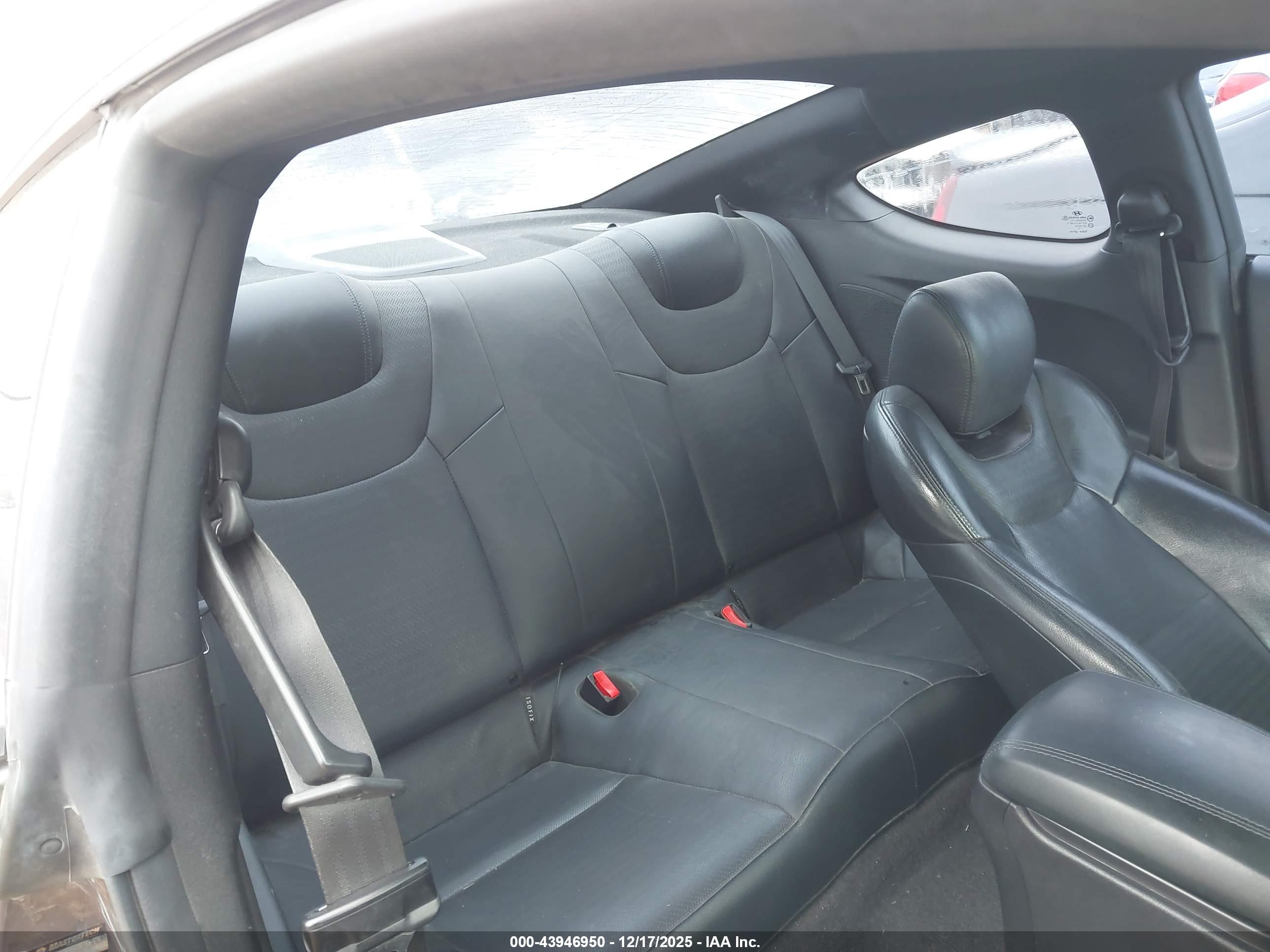 HYUNDAI GENESIS image 8