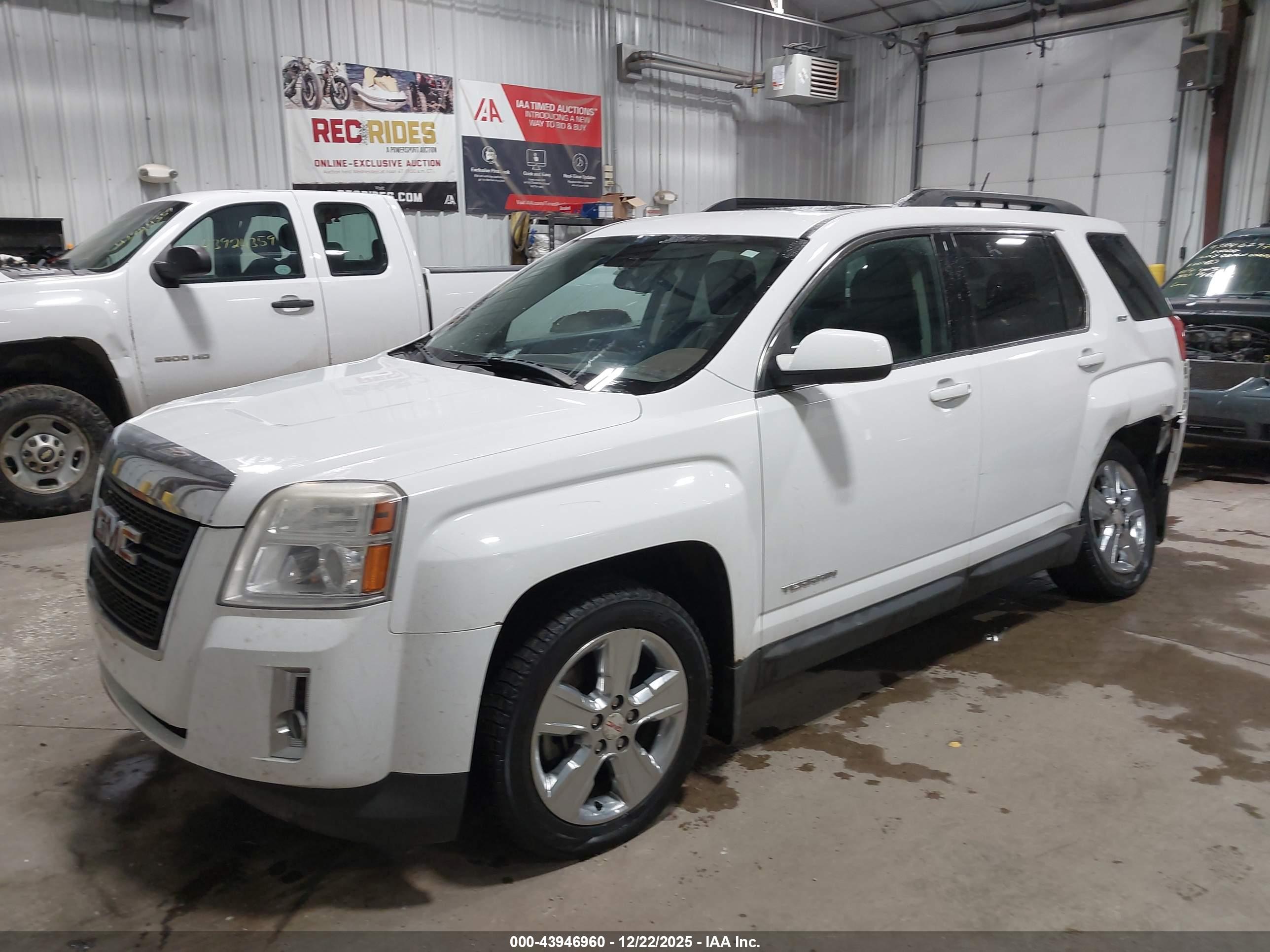 GMC TERRAIN image 2