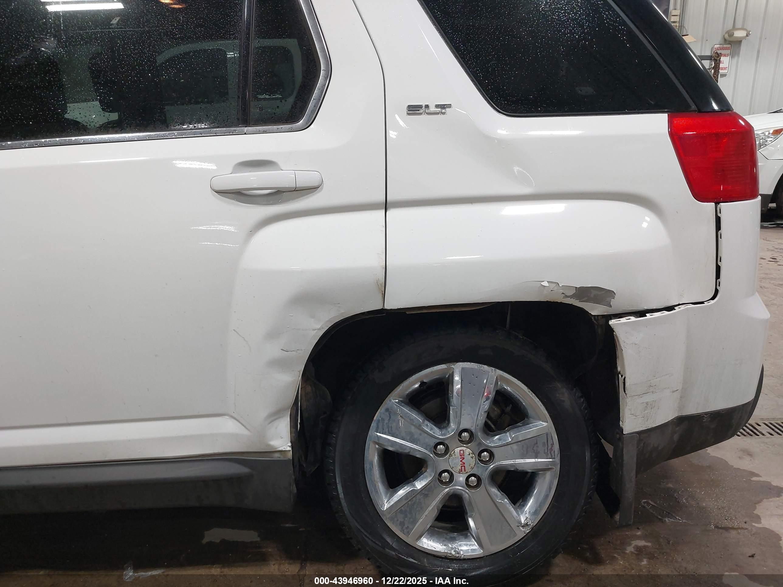GMC TERRAIN image 6